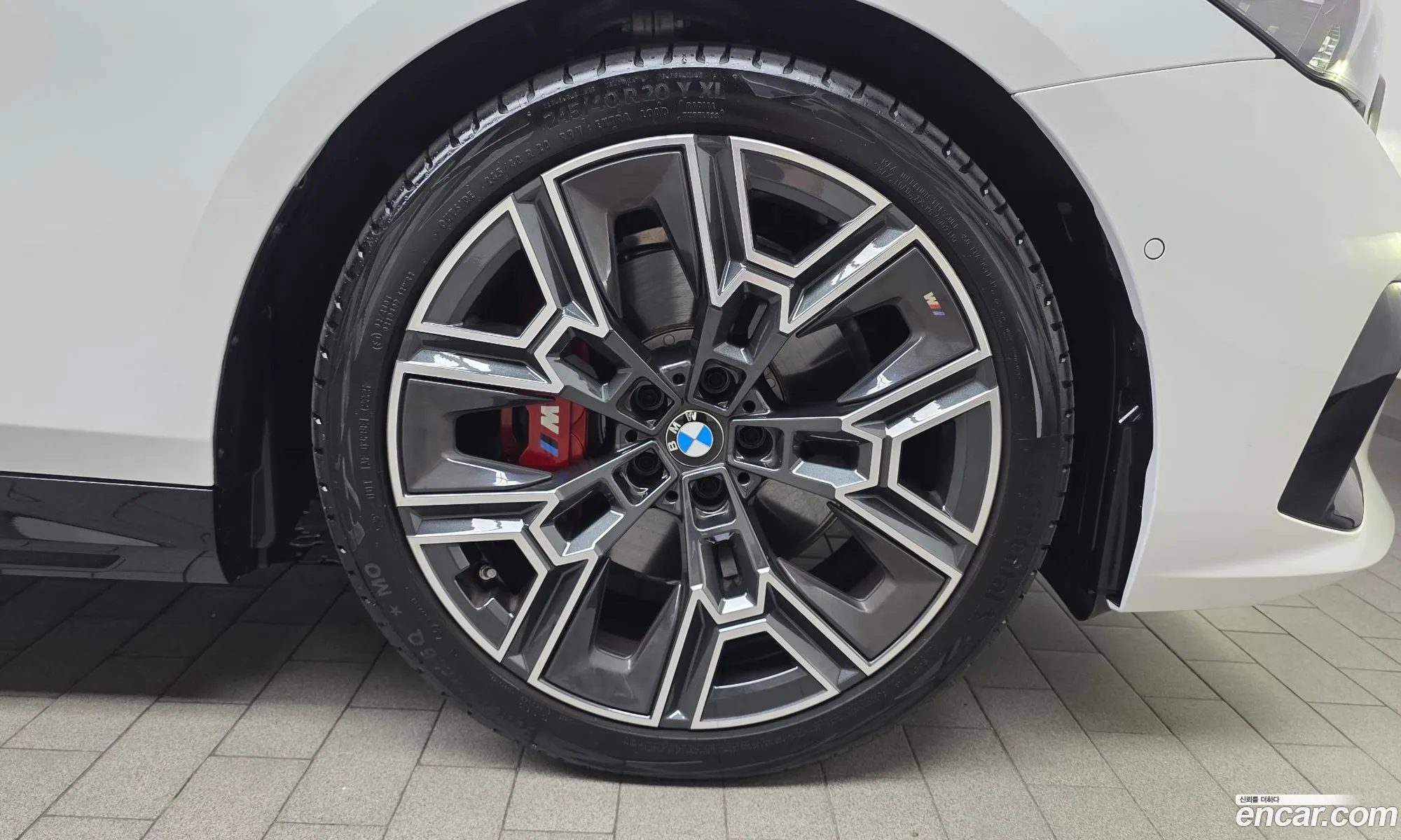 BMW 5 Series 2025 — 8