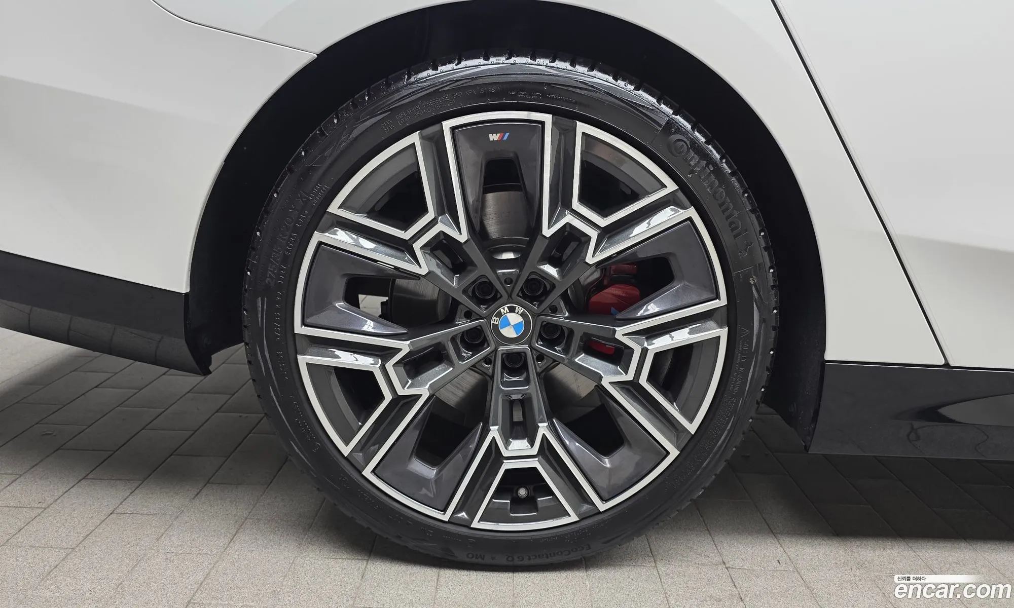 BMW 5 Series 2025 — 30