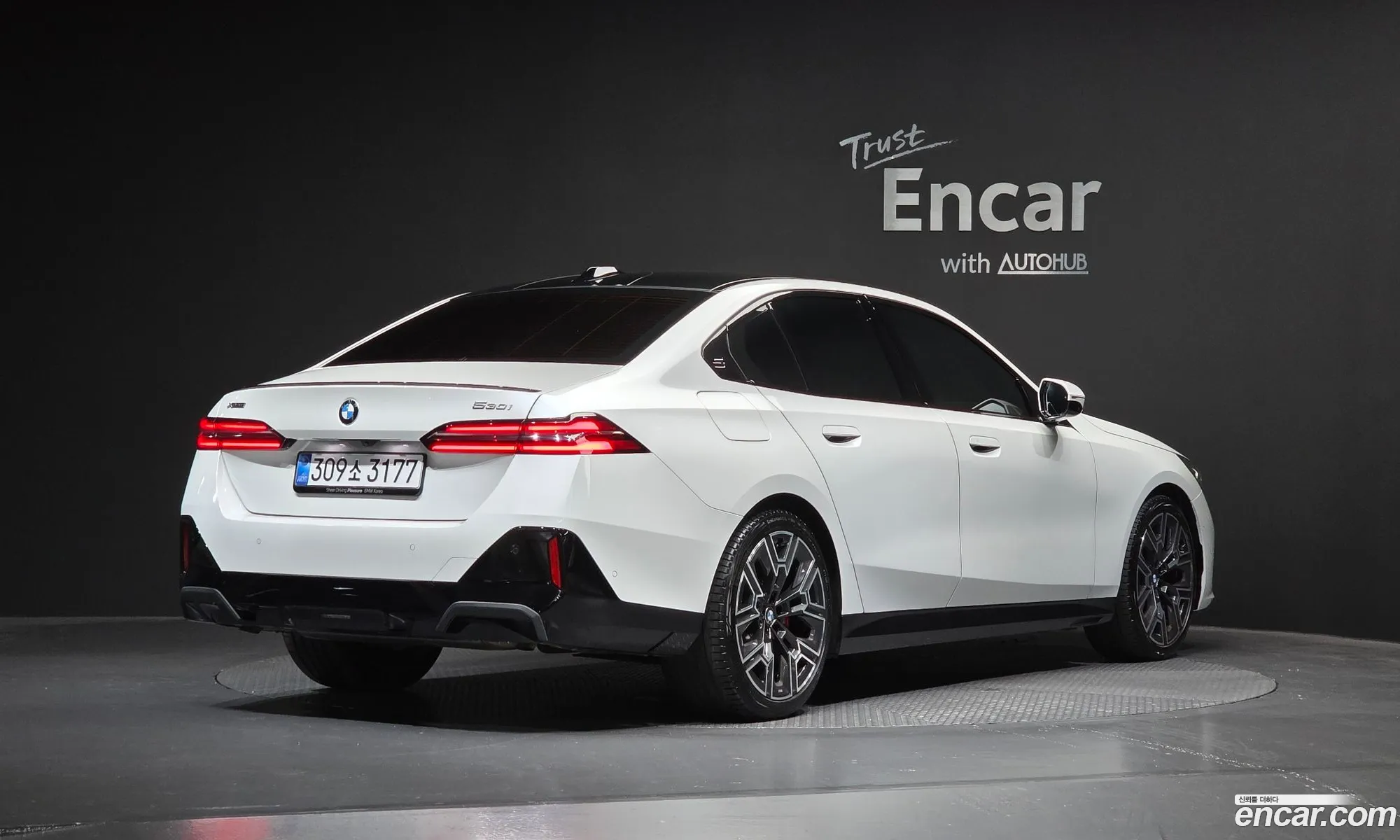BMW 5 Series 2025 — 27