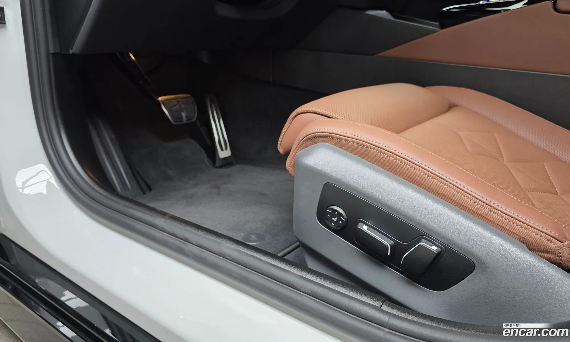 BMW 5 Series 2025 — 11
