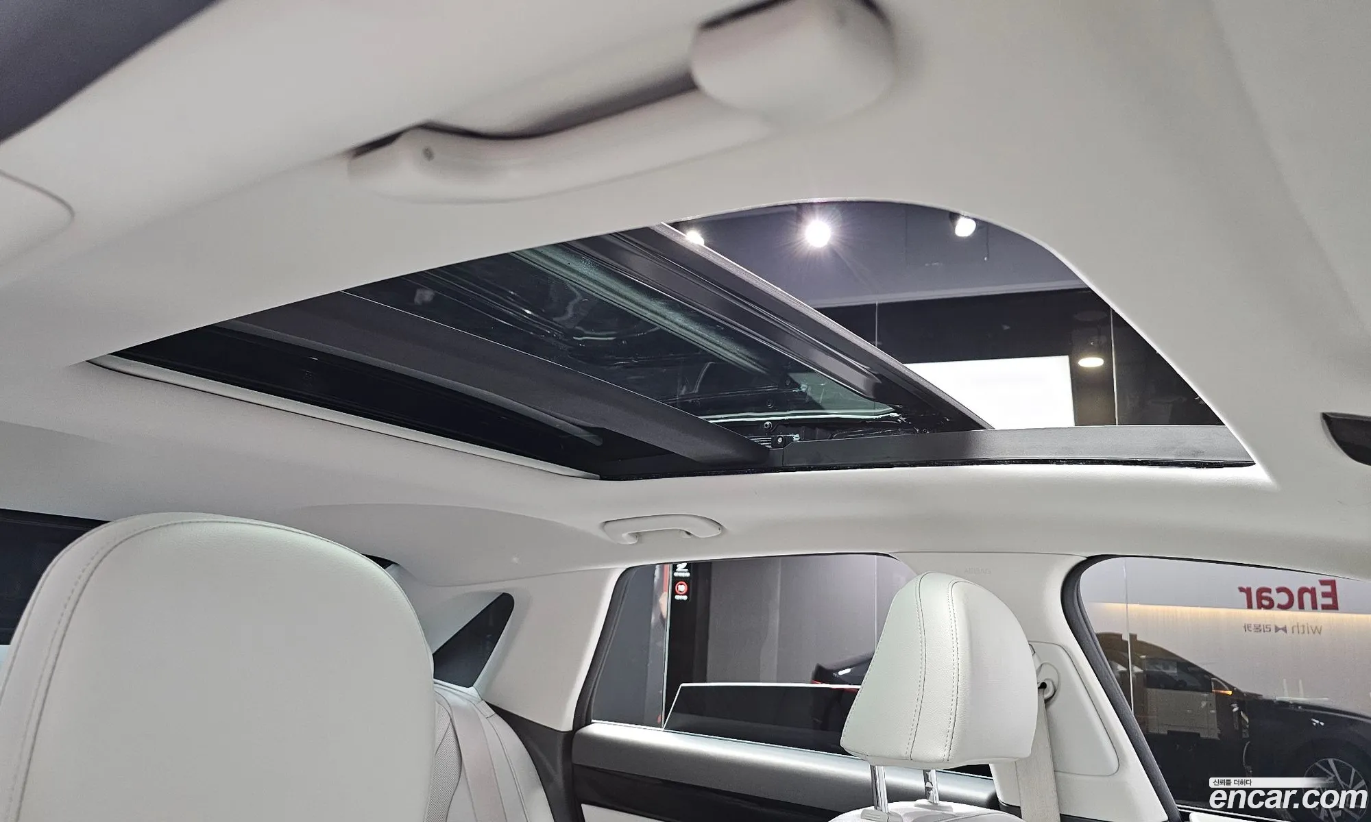 Hyundai Grandeur Hybrid 2023 — 10