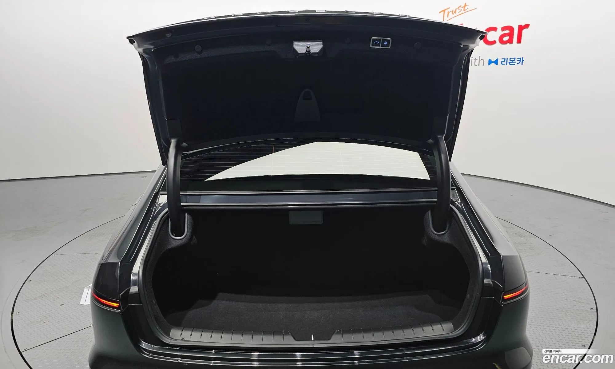 Hyundai Grandeur Hybrid 2023 — 25