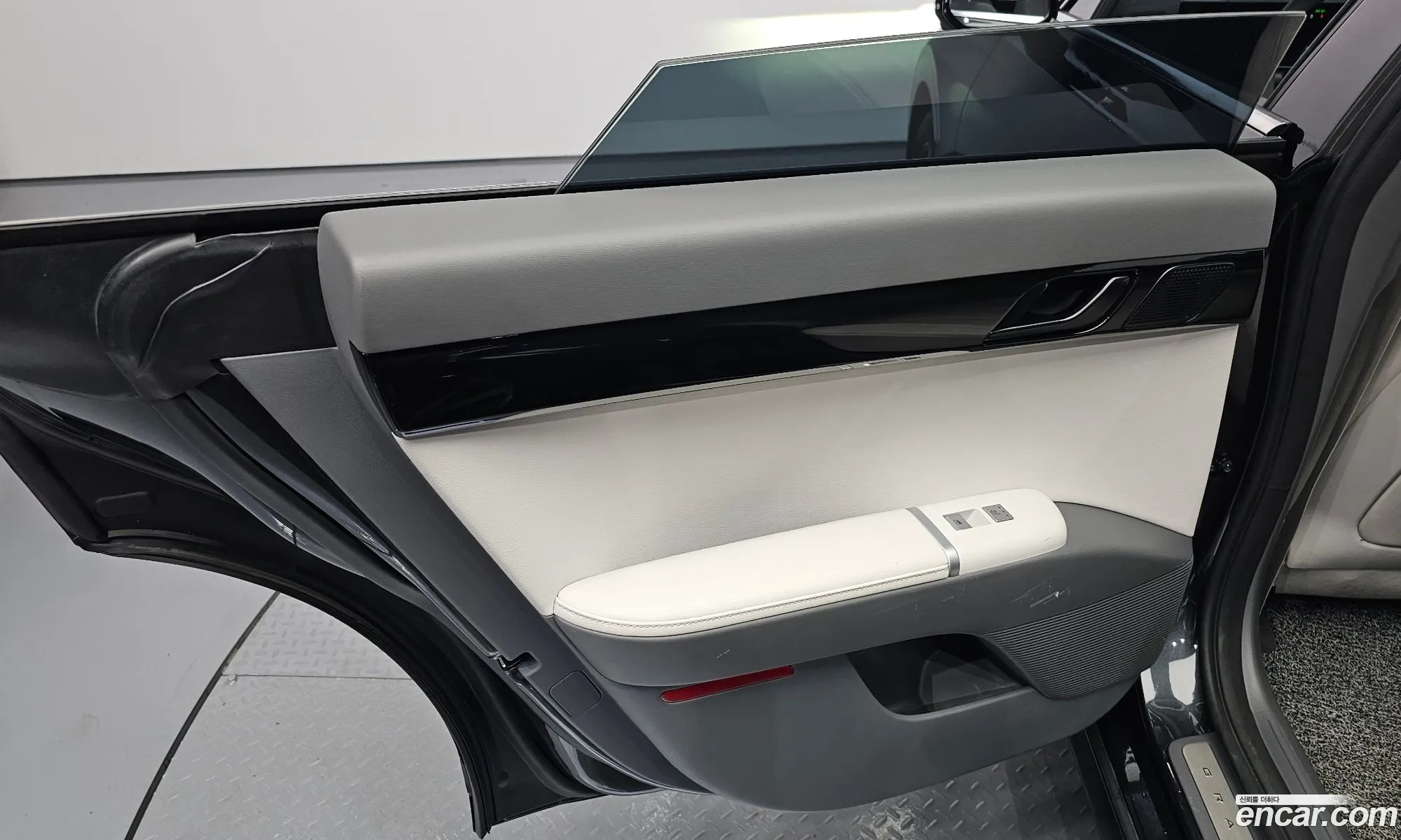 Hyundai Grandeur Hybrid 2023 — 12