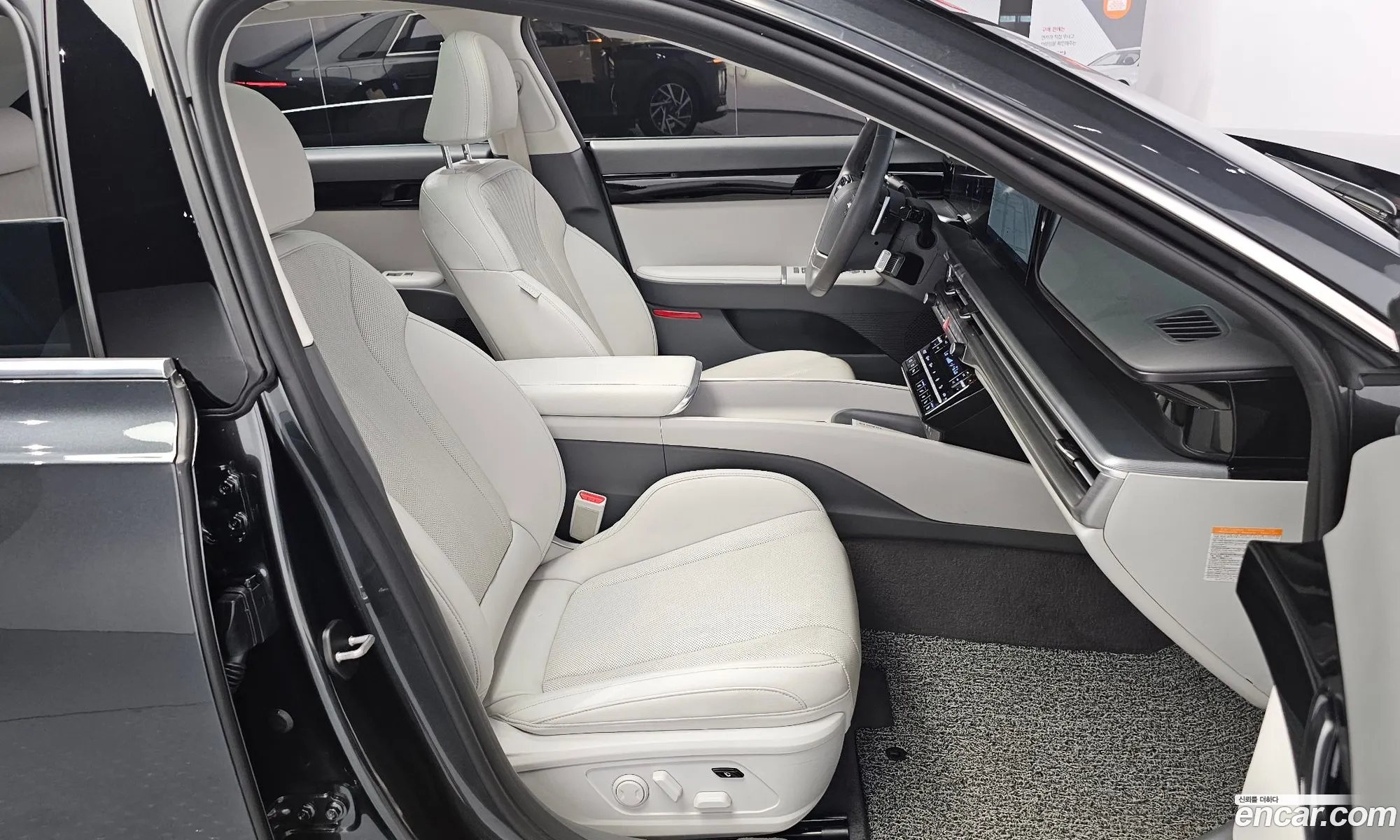 Hyundai Grandeur Hybrid 2023 — 26