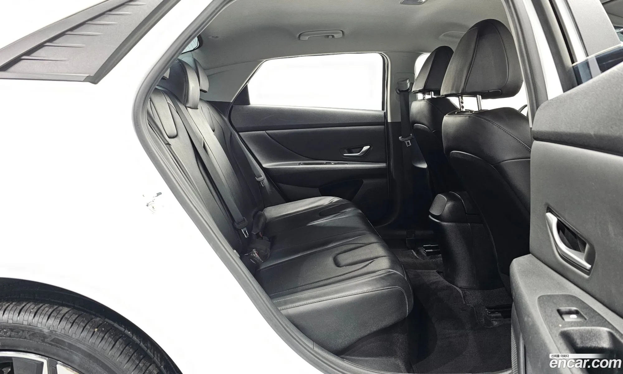 Hyundai Elantra Hybrid 2022 — 15