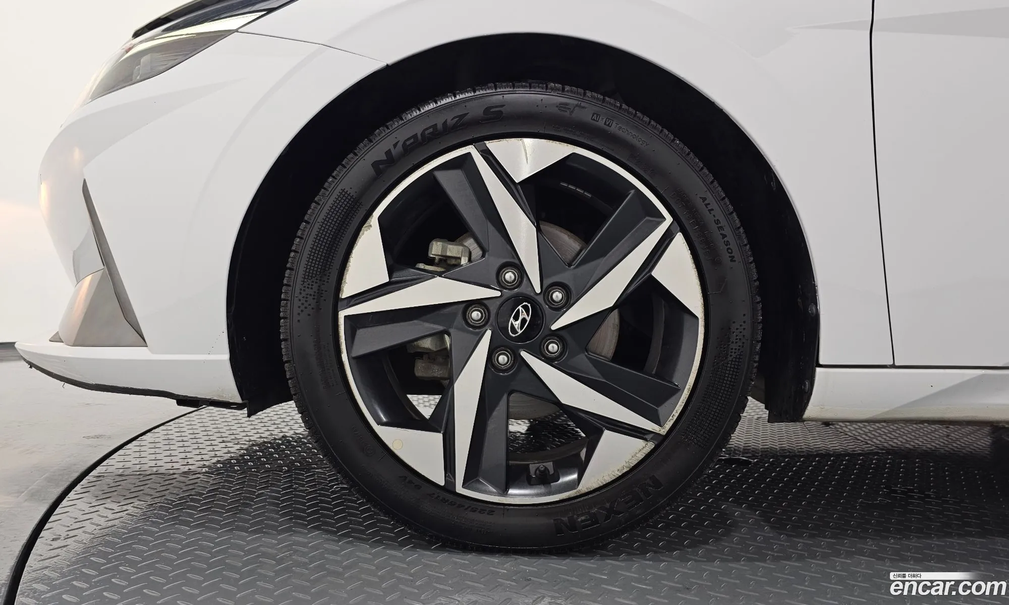 Hyundai Elantra Hybrid 2022 — 18