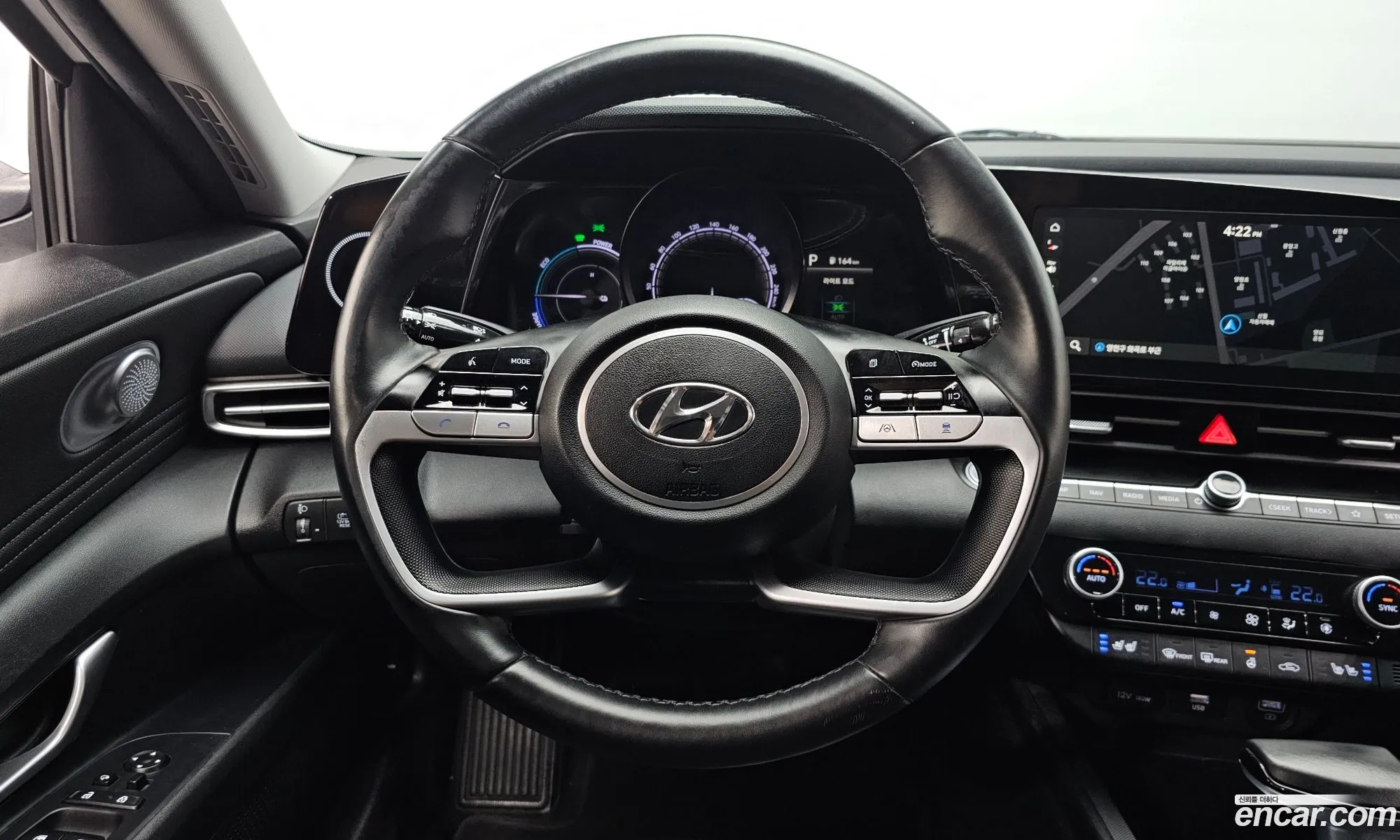 Hyundai Elantra Hybrid 2022 — 9