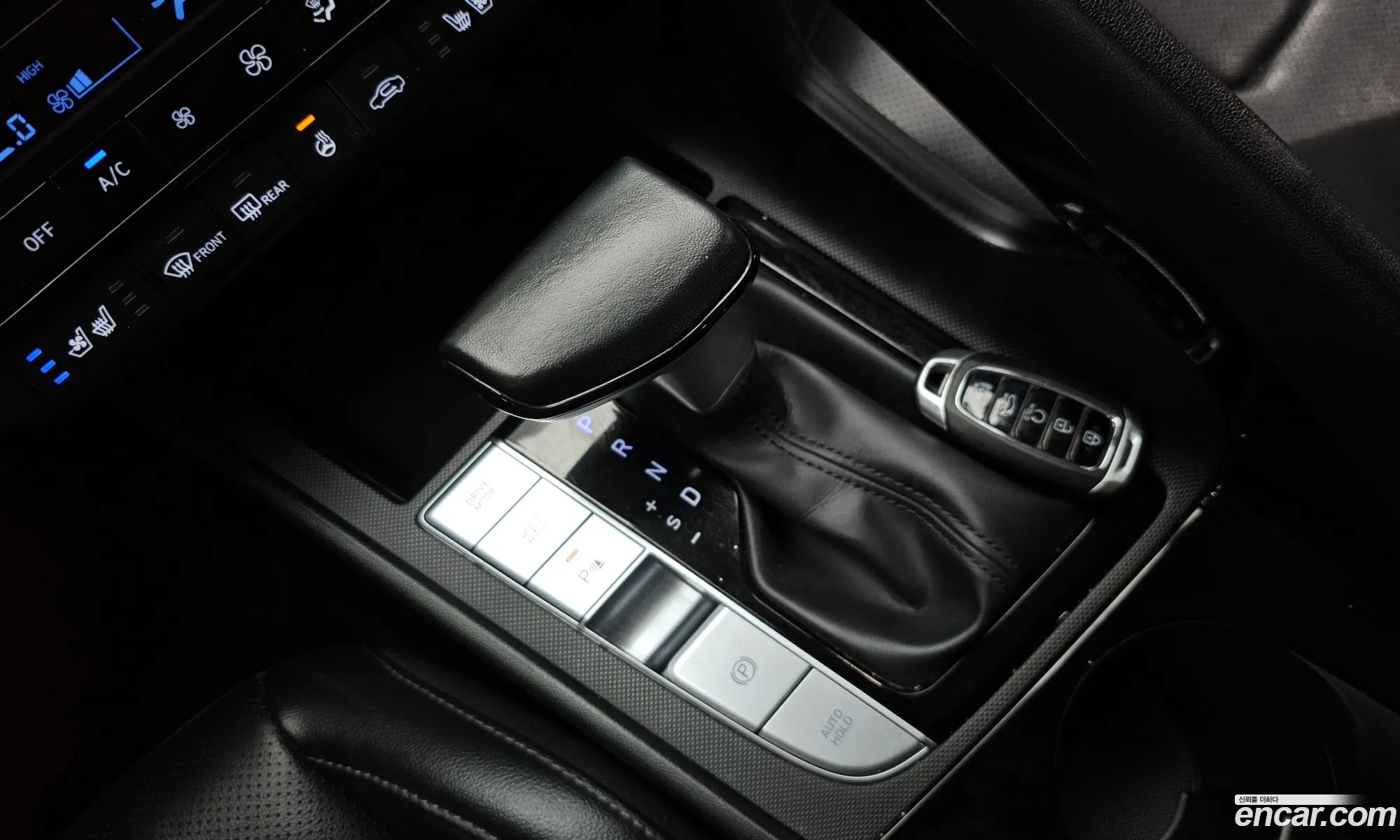 Hyundai Elantra Hybrid 2022 — 29