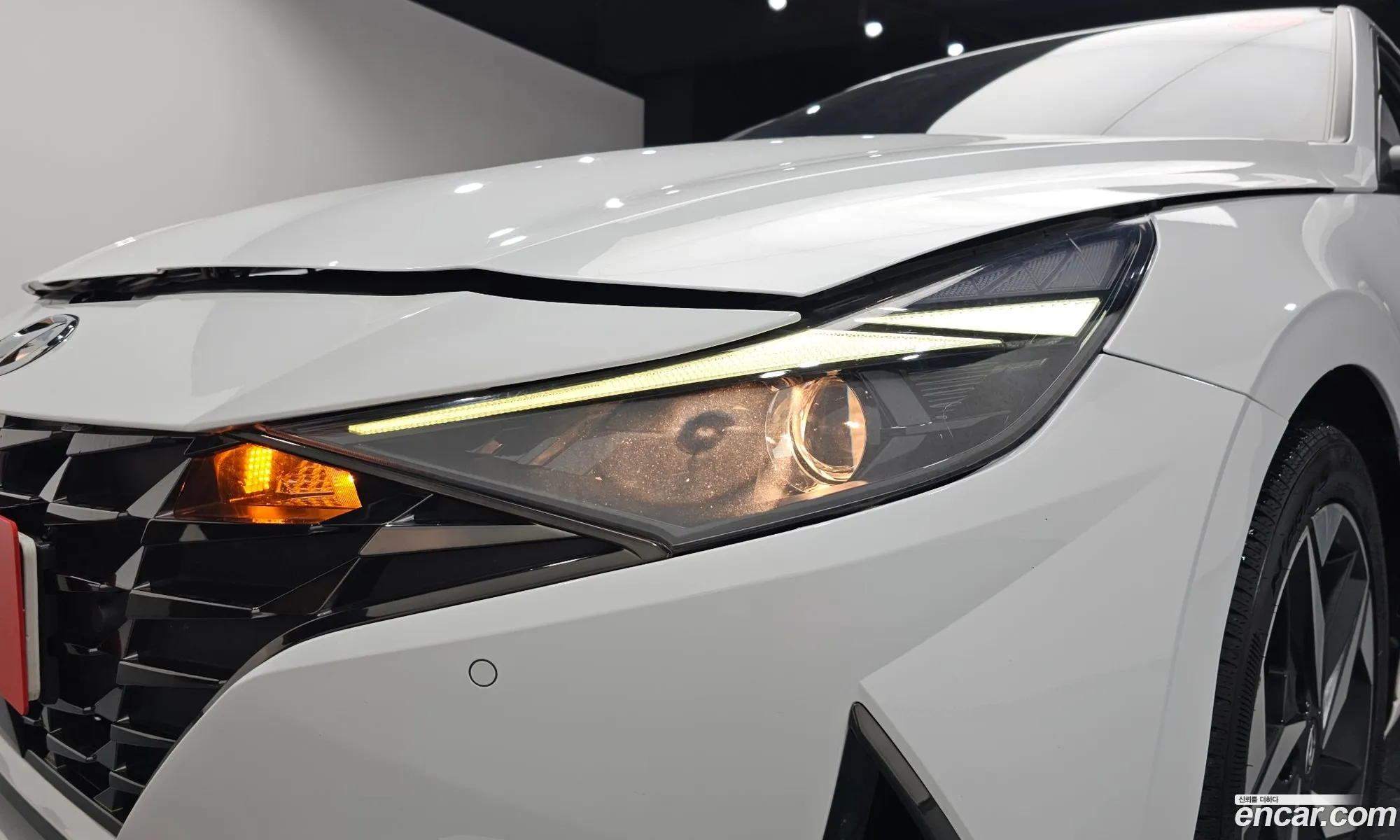 Hyundai Elantra Hybrid 2022 — 26