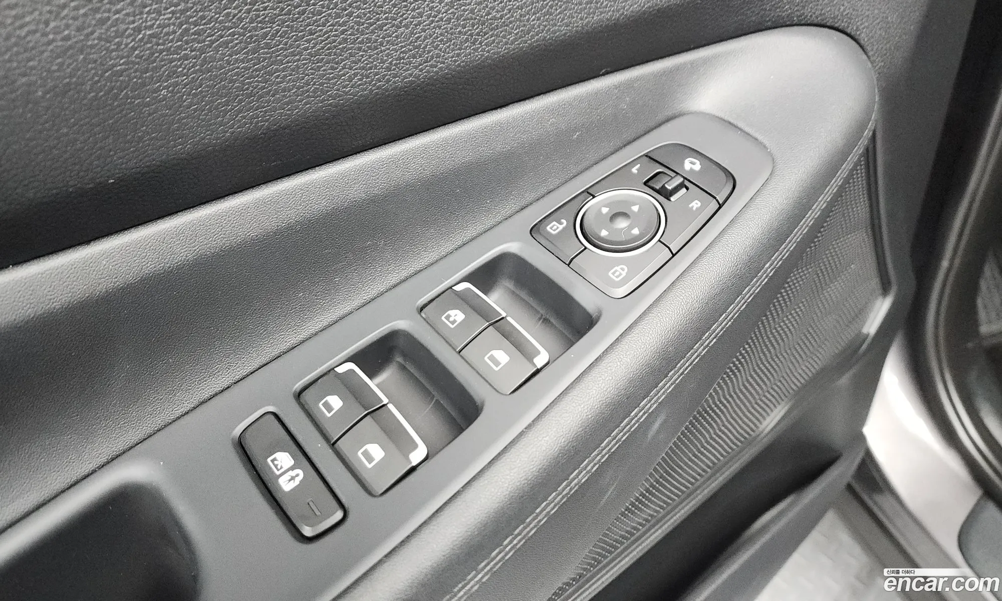 Hyundai Santa Fe 2023 — 25