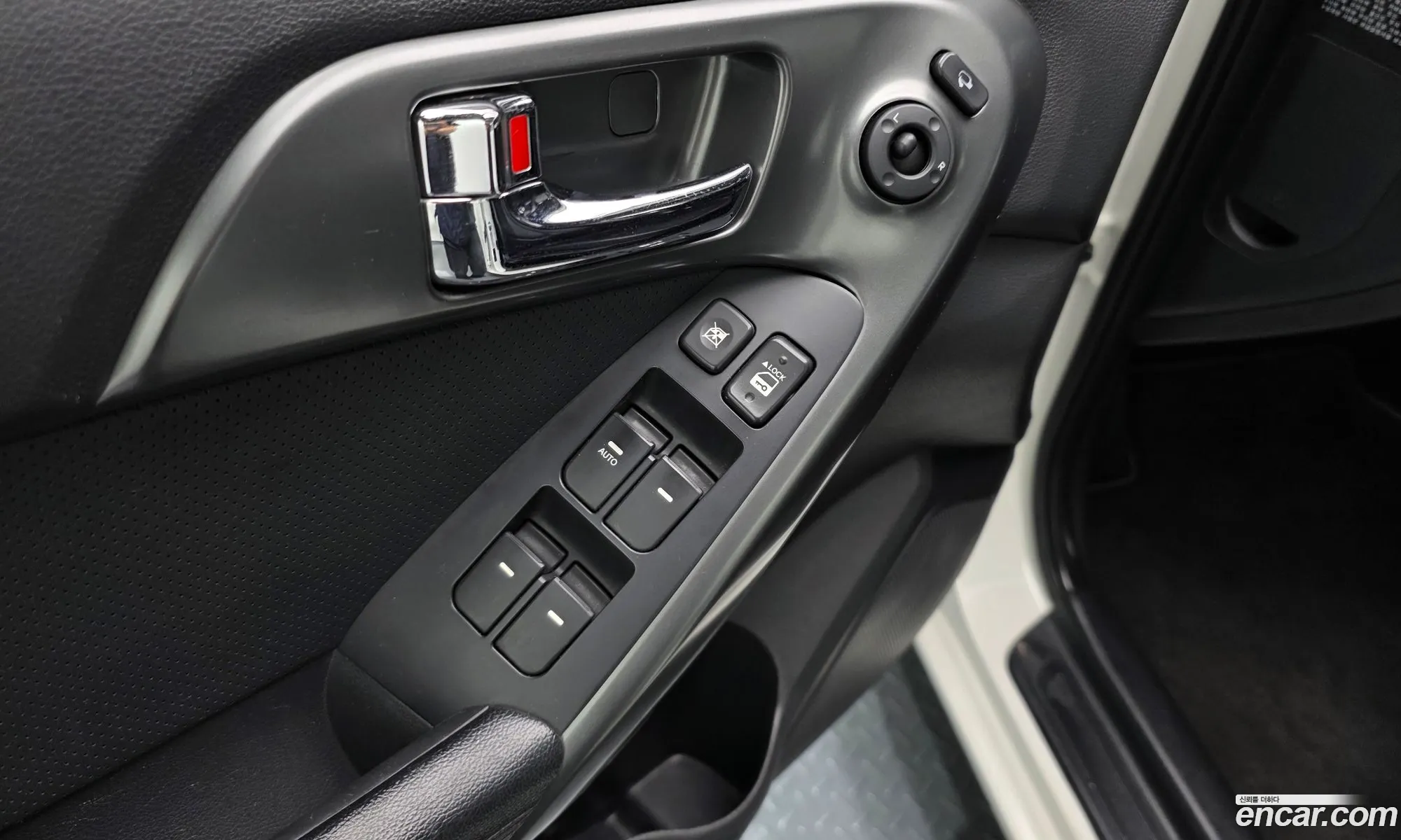 Kia Forte Hatchback 2012 — 2