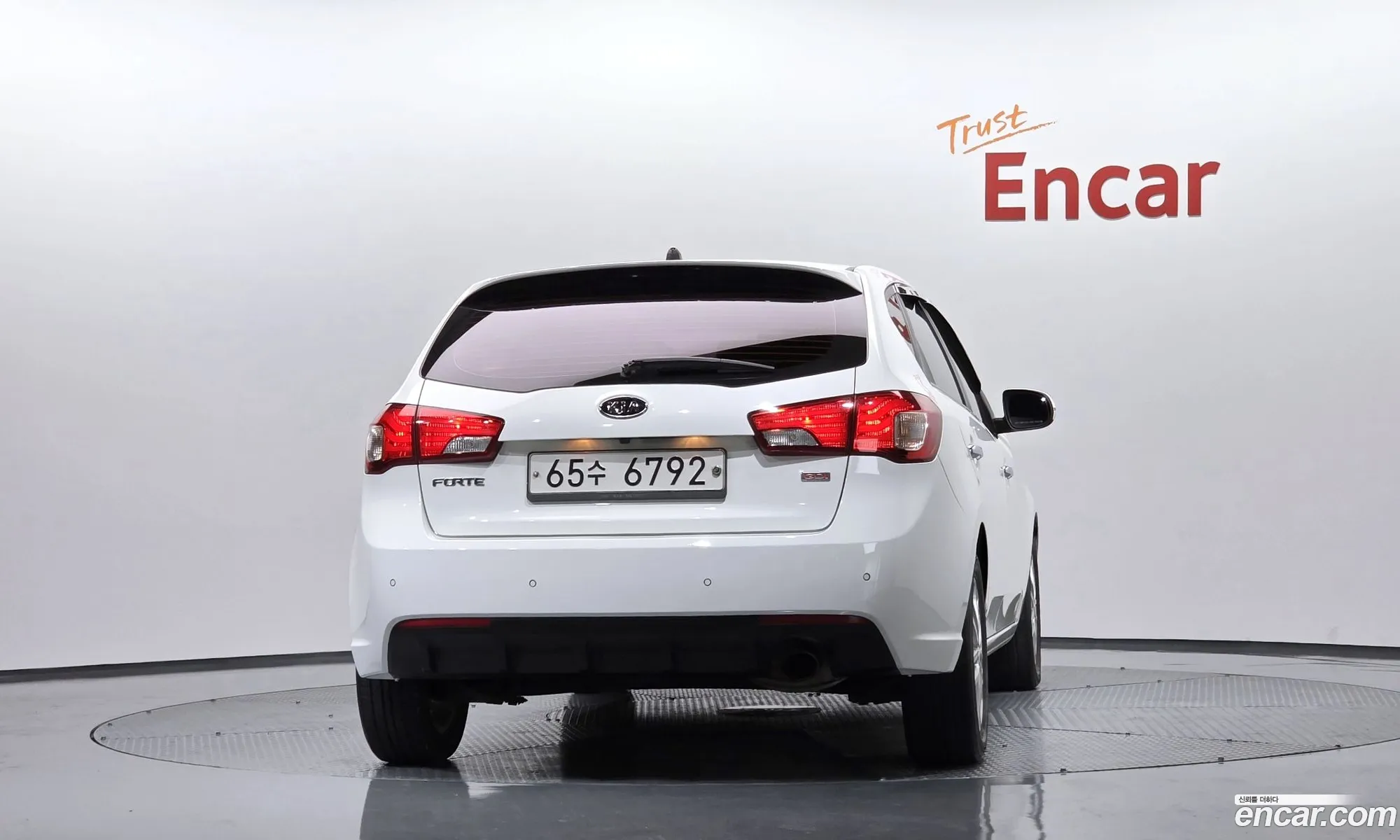Kia Forte Hatchback 2012 — 10