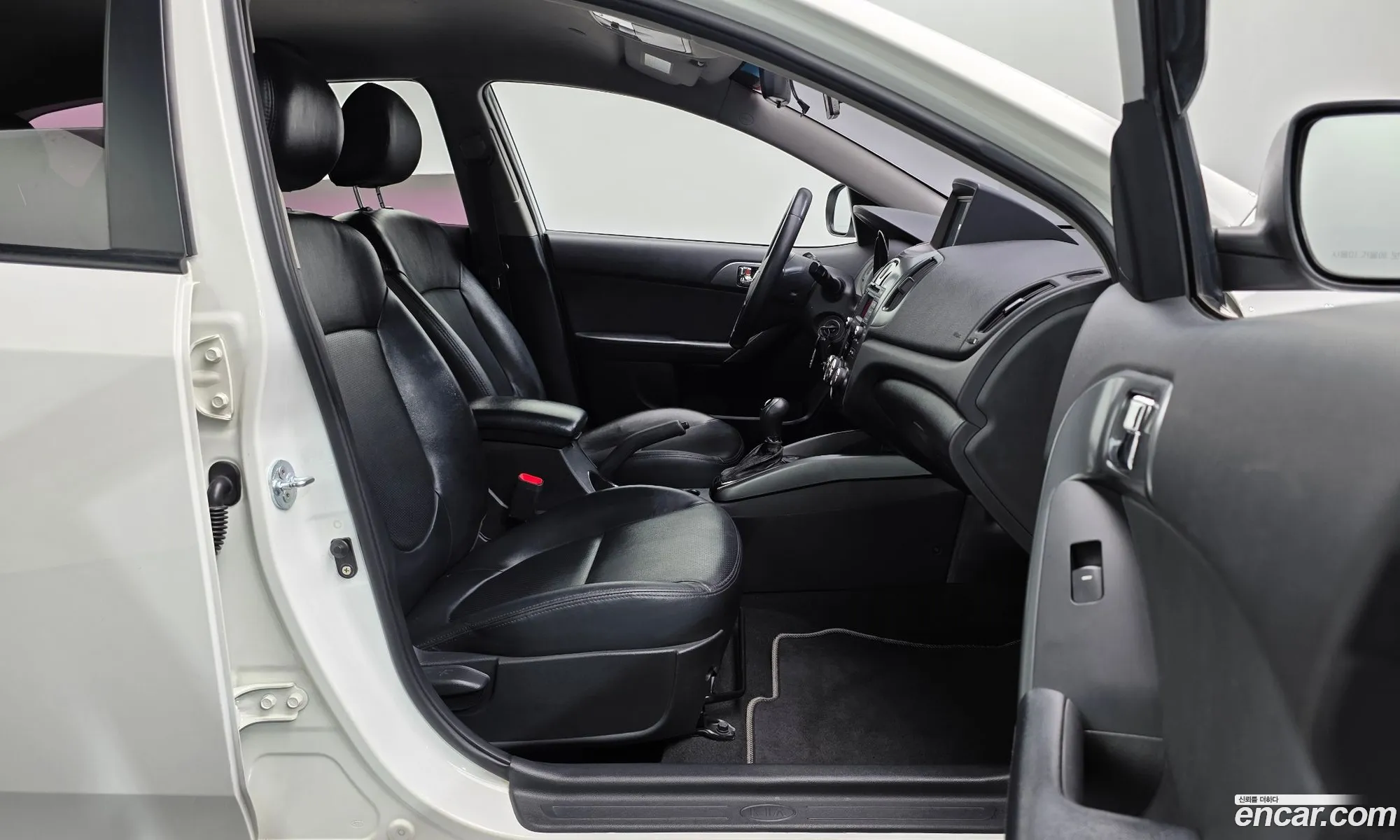 Kia Forte Hatchback 2012 — 29