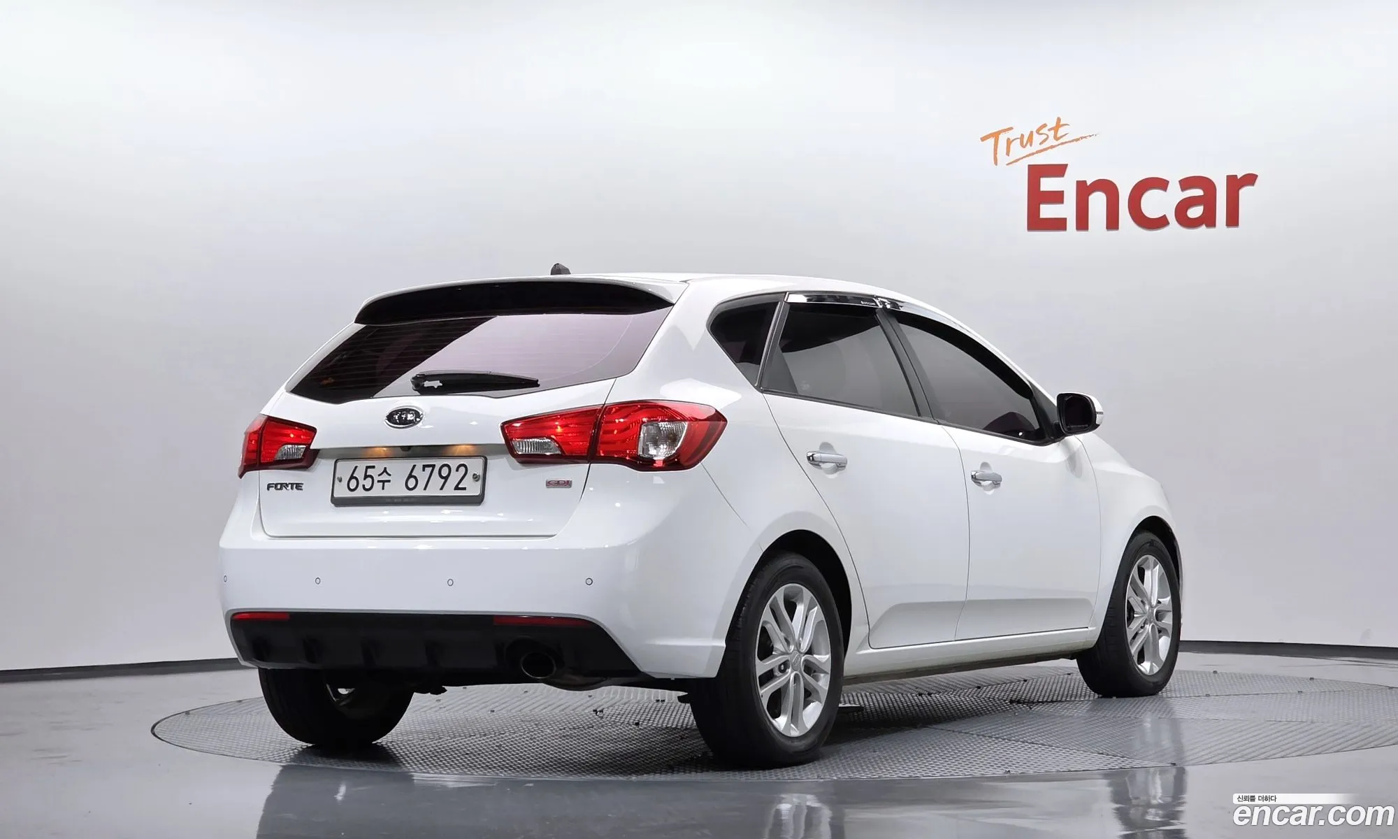 Kia Forte Hatchback 2012 — 24
