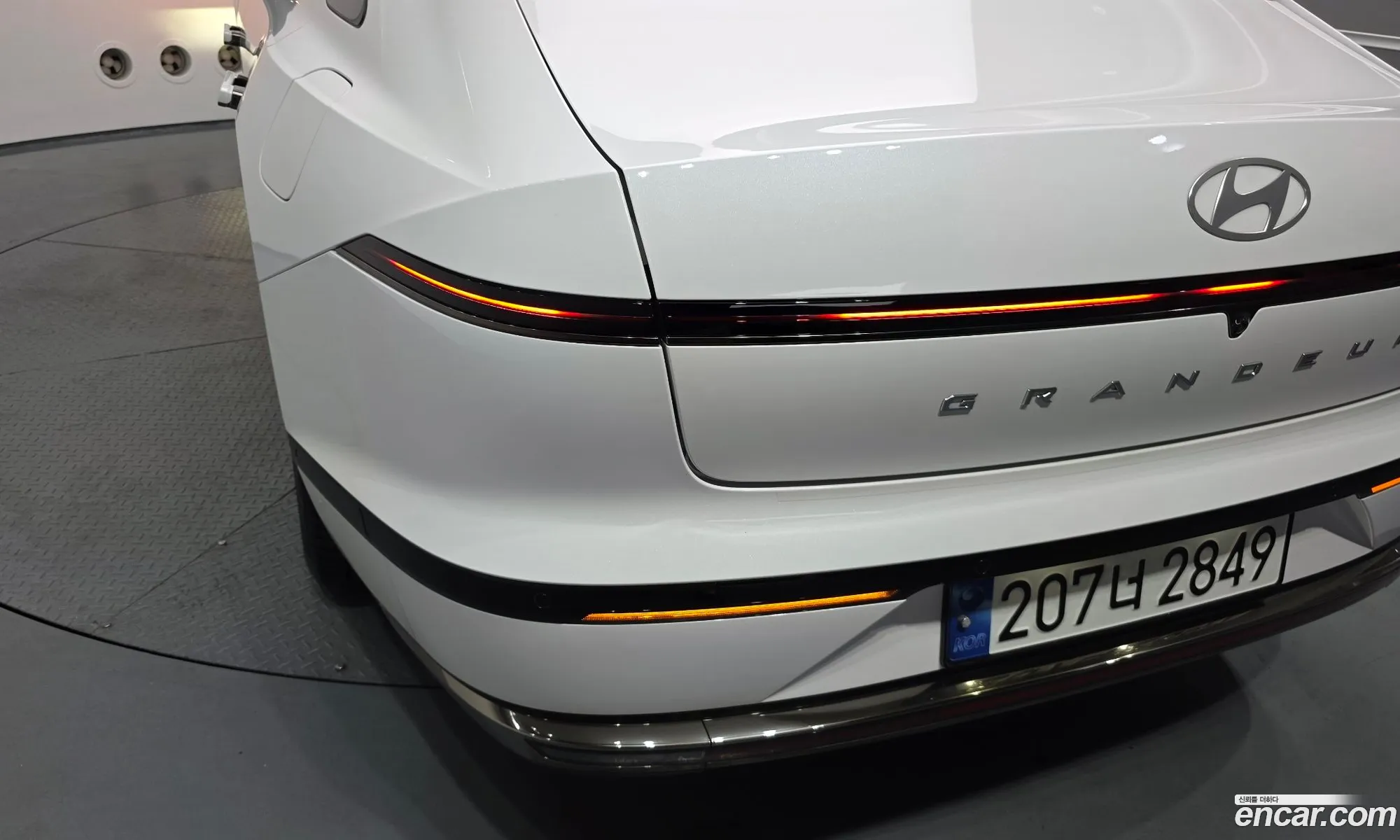 Hyundai Grandeur Hybrid 2023 — 18