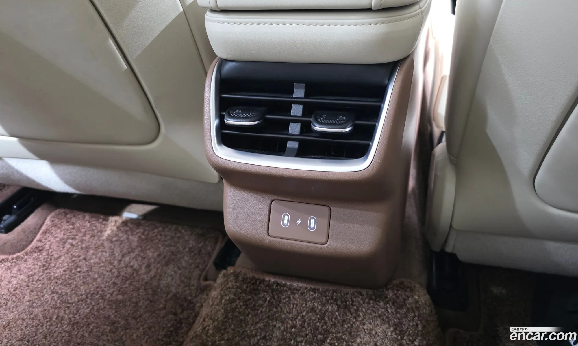 Hyundai Grandeur Hybrid 2023 — 35