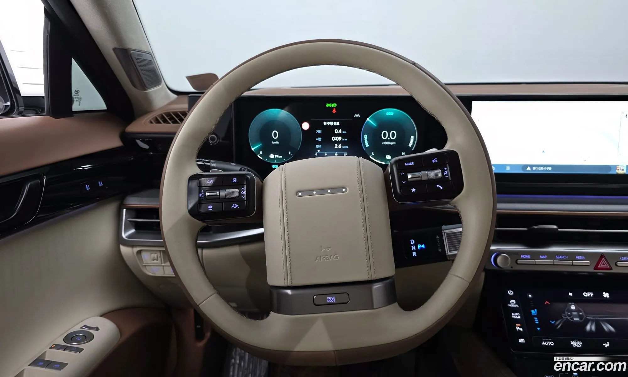 Hyundai Grandeur Hybrid 2023 — 12