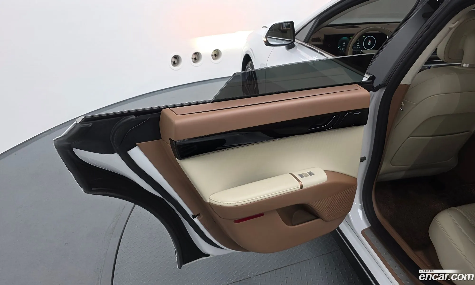 Hyundai Grandeur Hybrid 2023 — 38