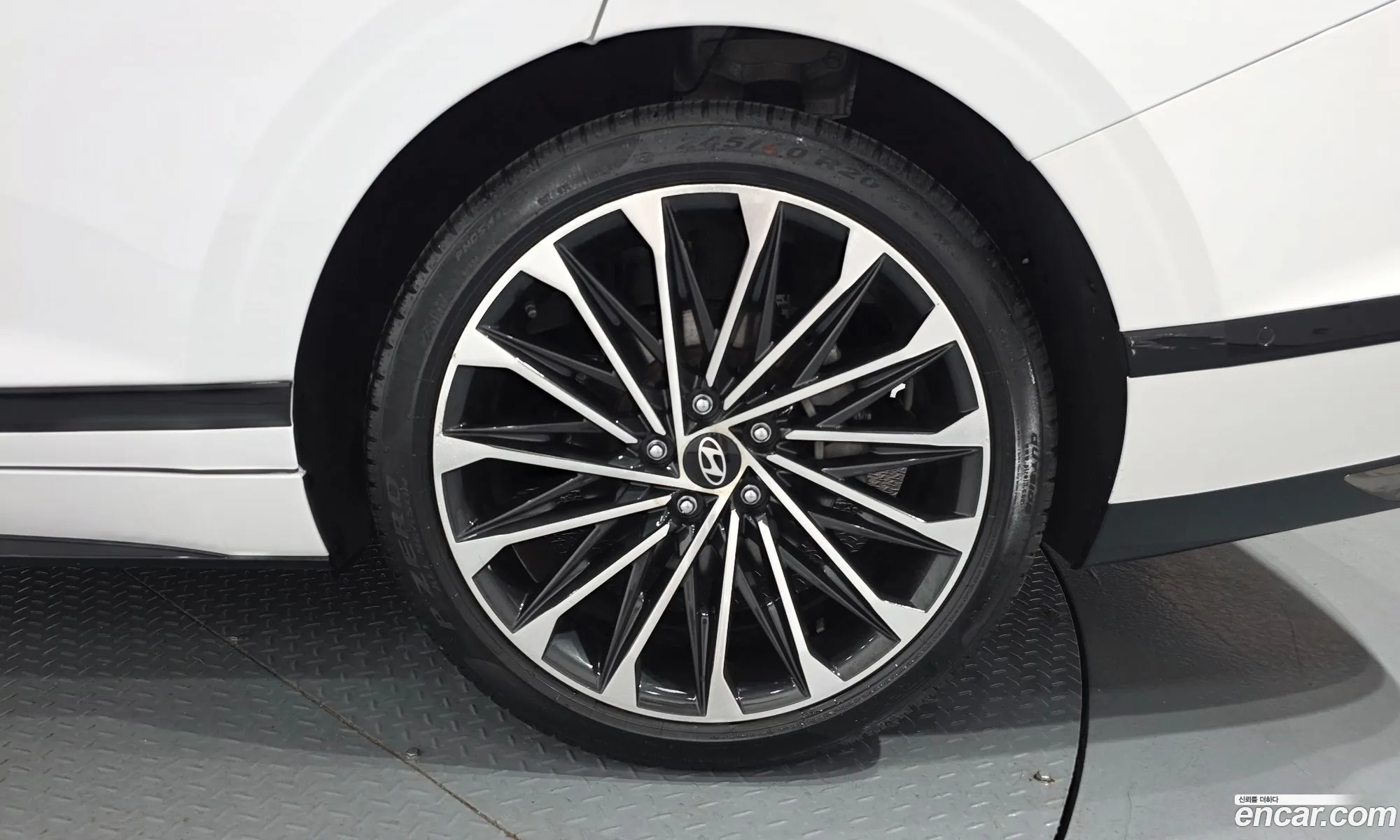 Hyundai Grandeur Hybrid 2023 — 37