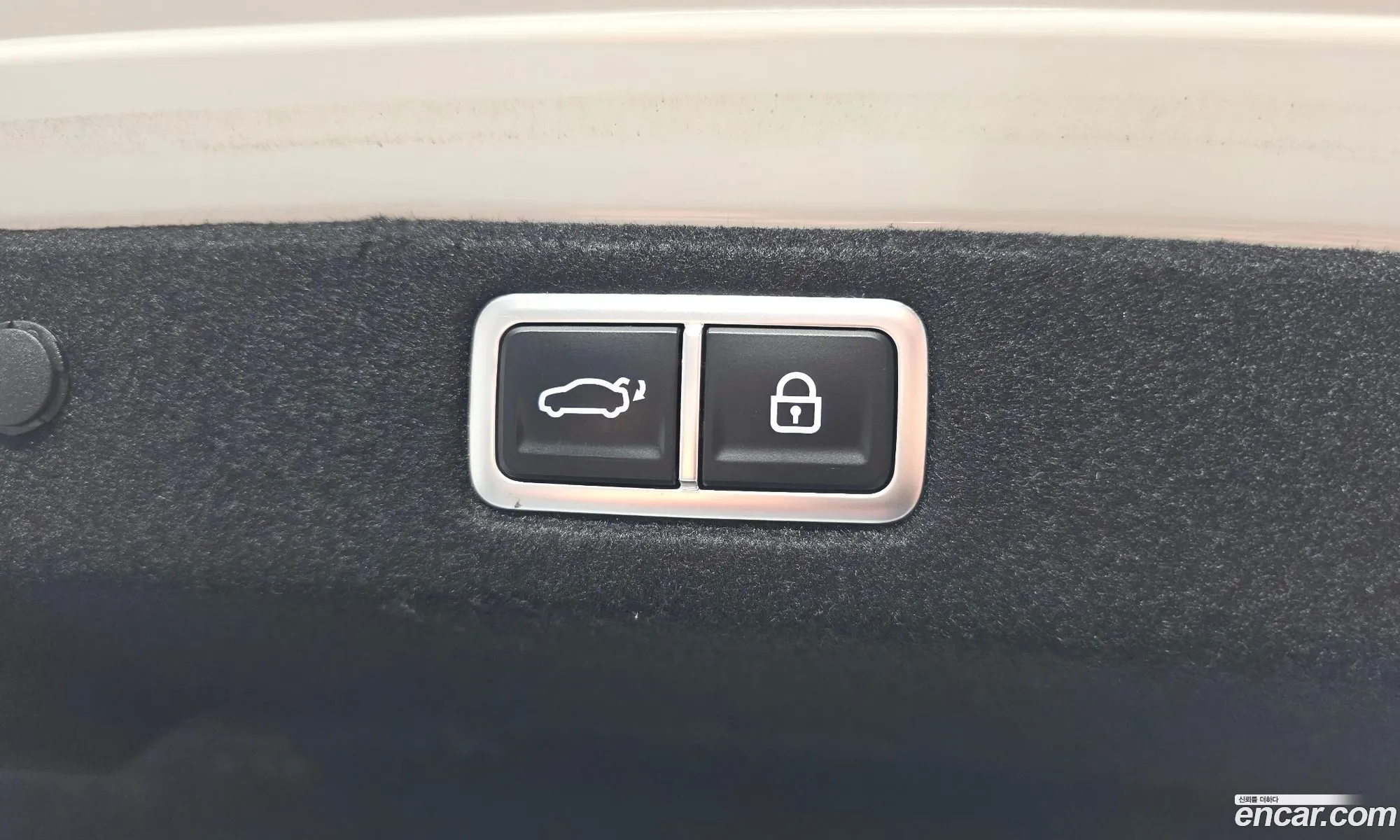 Hyundai Grandeur Hybrid 2023 — 40