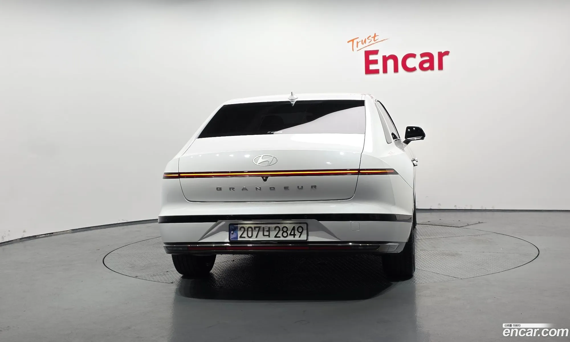 Hyundai Grandeur Hybrid 2023 — 39