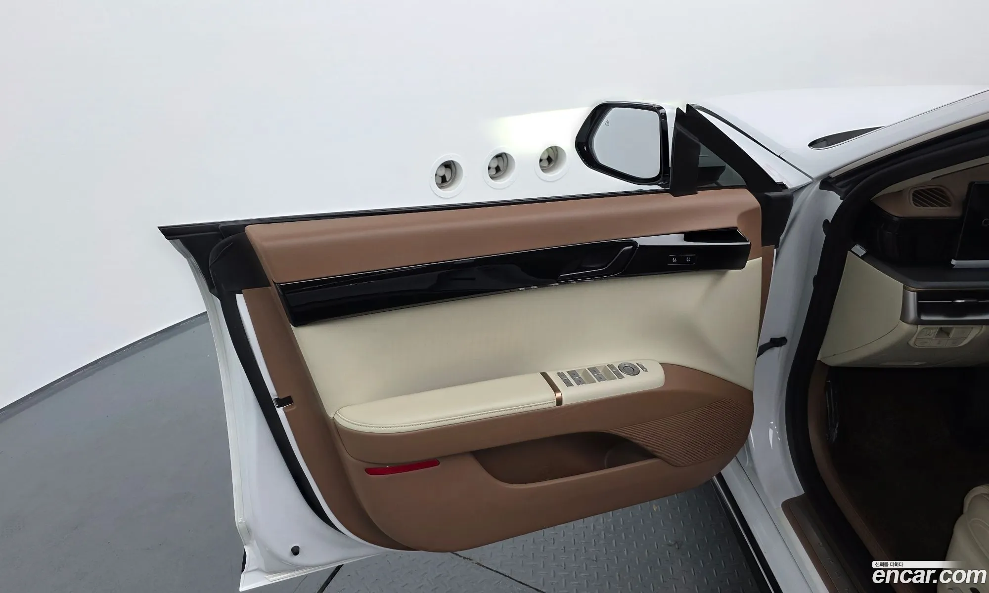 Hyundai Grandeur Hybrid 2023 — 43