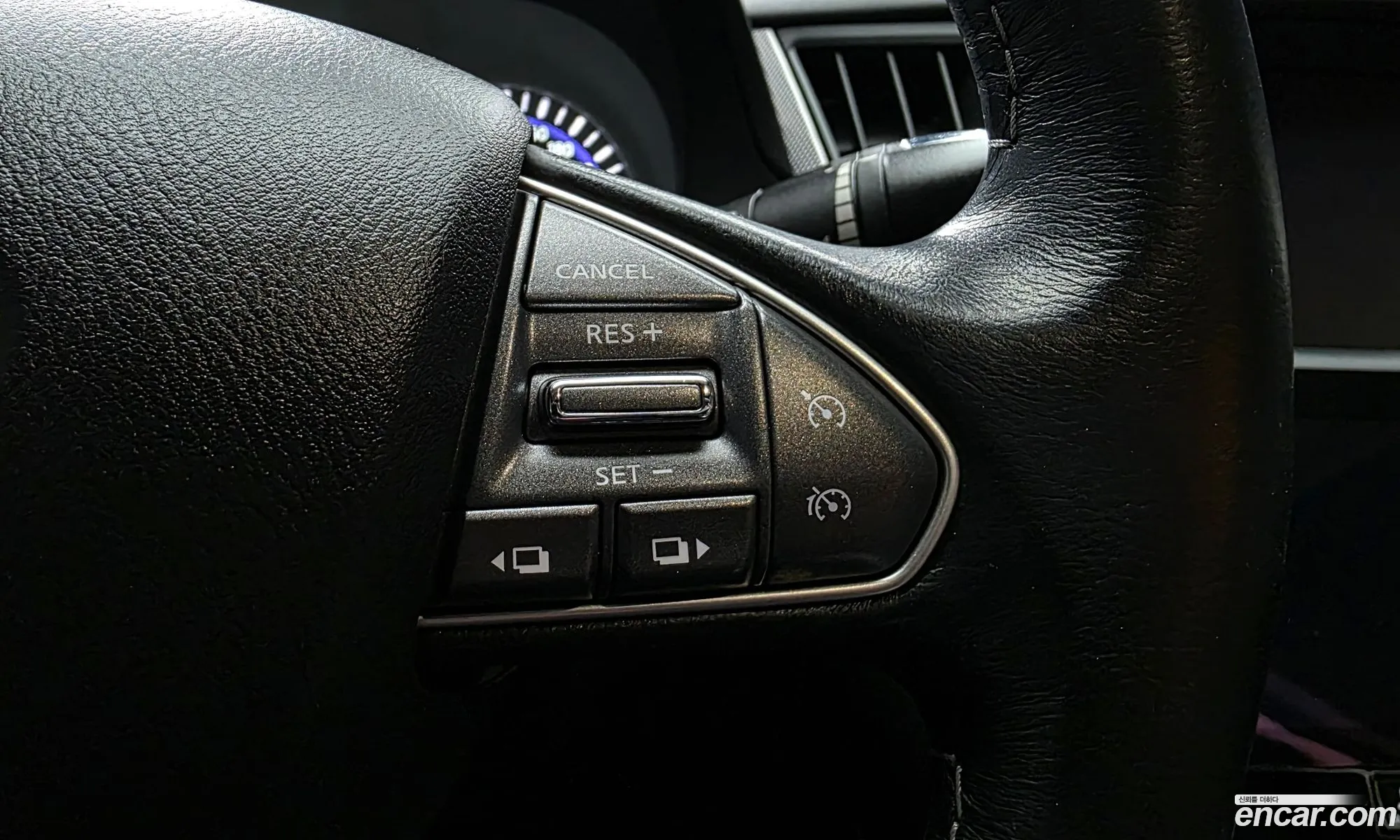 Infiniti Q50 2016 JNKDV71E3GM552261 — 16