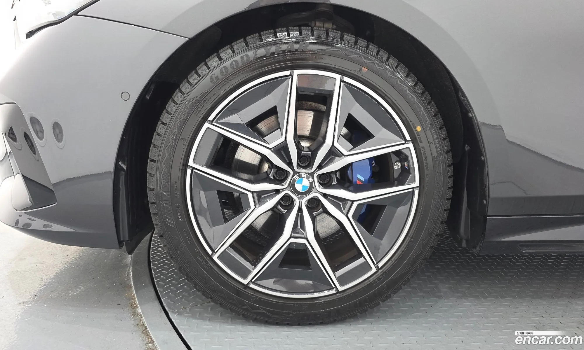 BMW 5 Series 2023 — 2