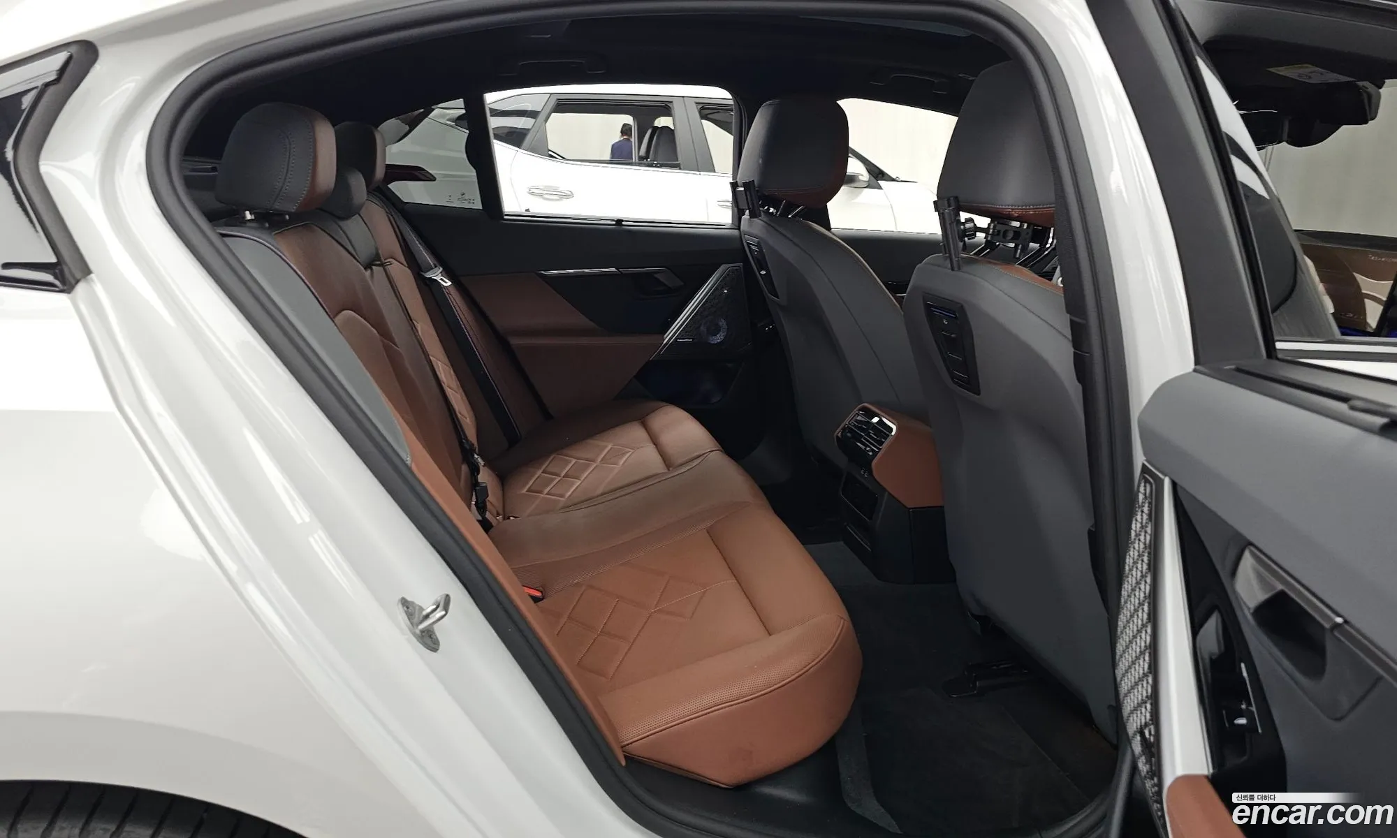 BMW 5 Series 2025 — 9