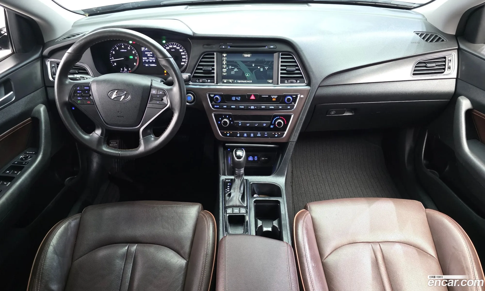 Hyundai LF Sonata 2016 — 28