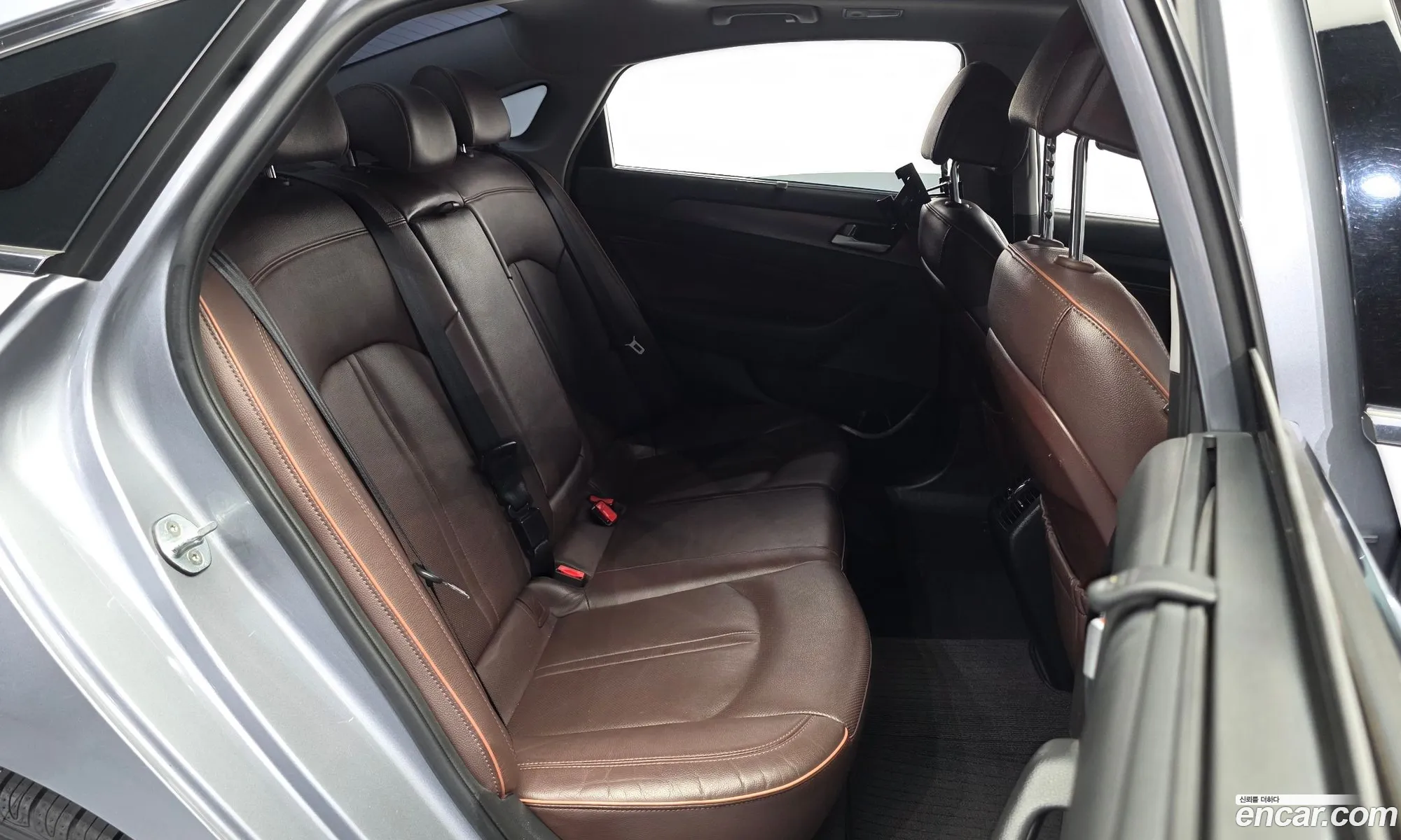 Hyundai LF Sonata 2016 — 29