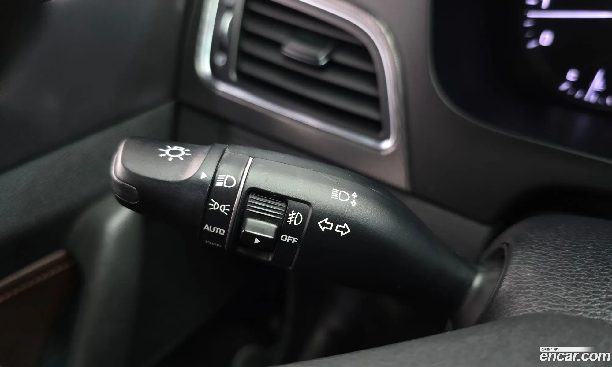 Hyundai LF Sonata 2016 — 26