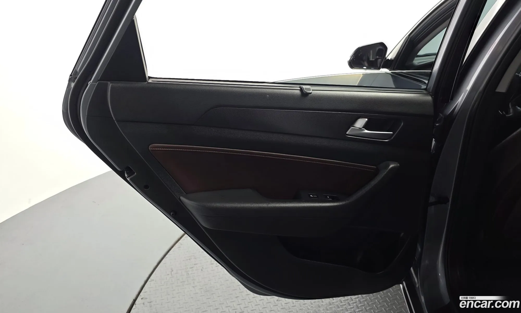 Hyundai LF Sonata 2016 — 3