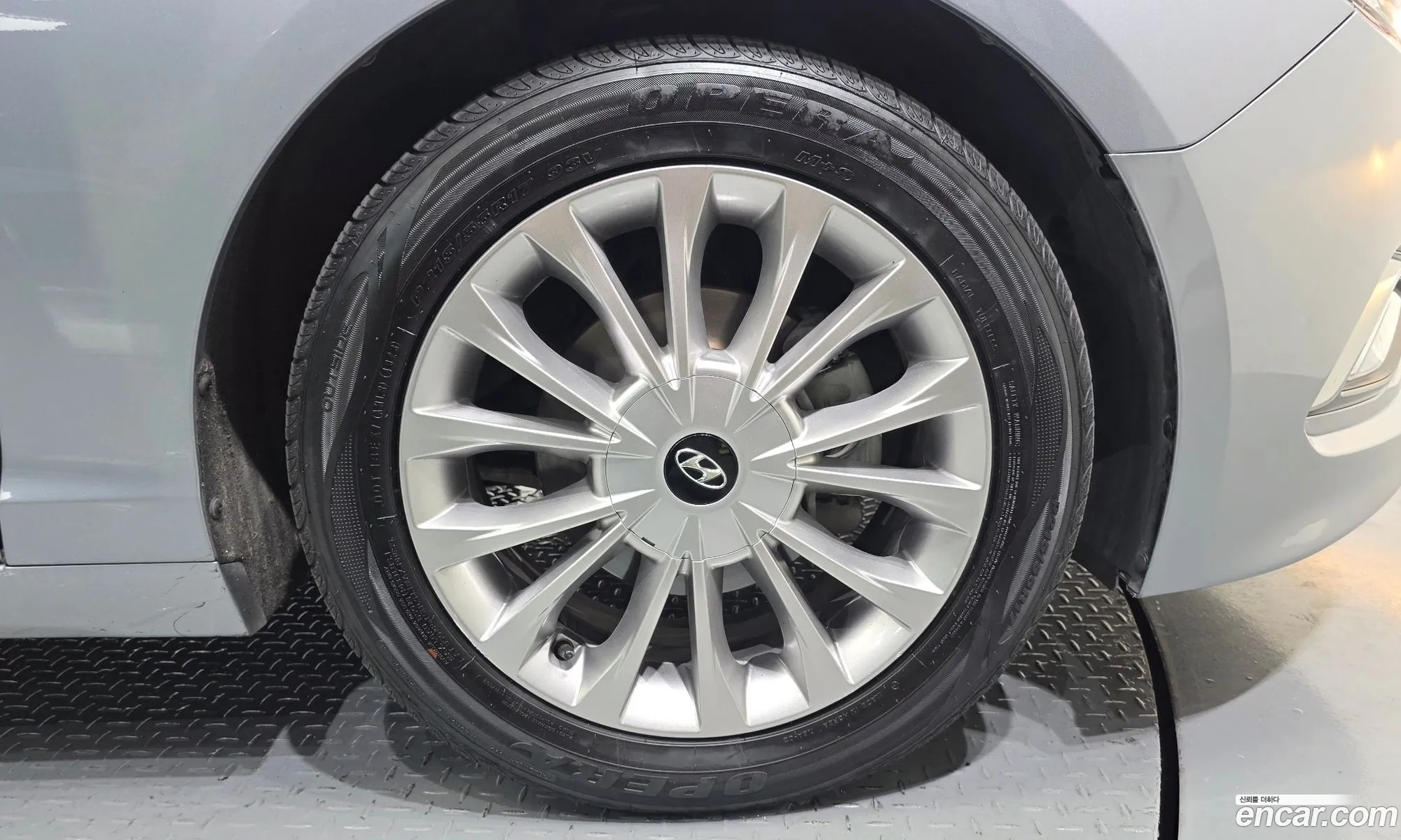 Hyundai LF Sonata 2016 — 17