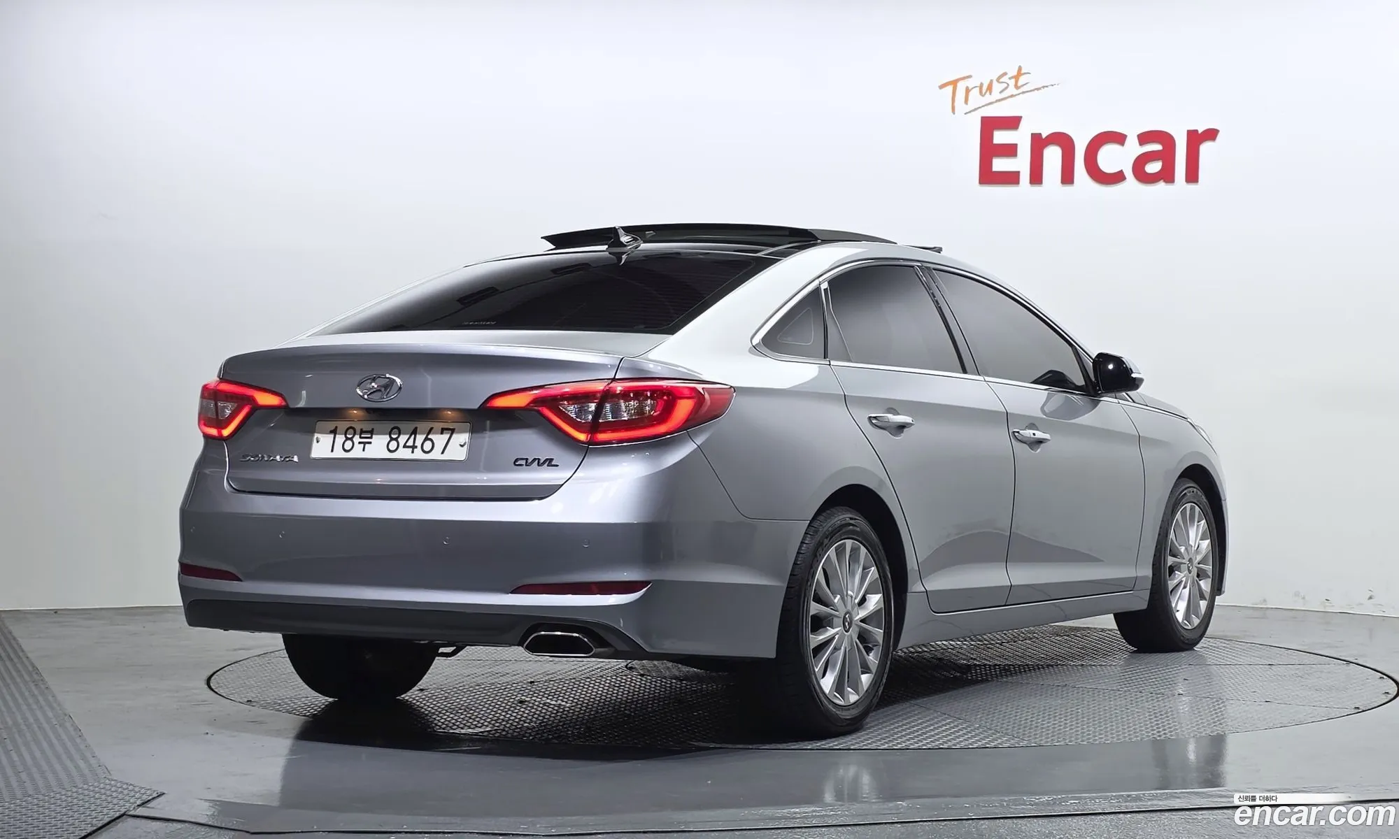 Hyundai LF Sonata 2016 — 11