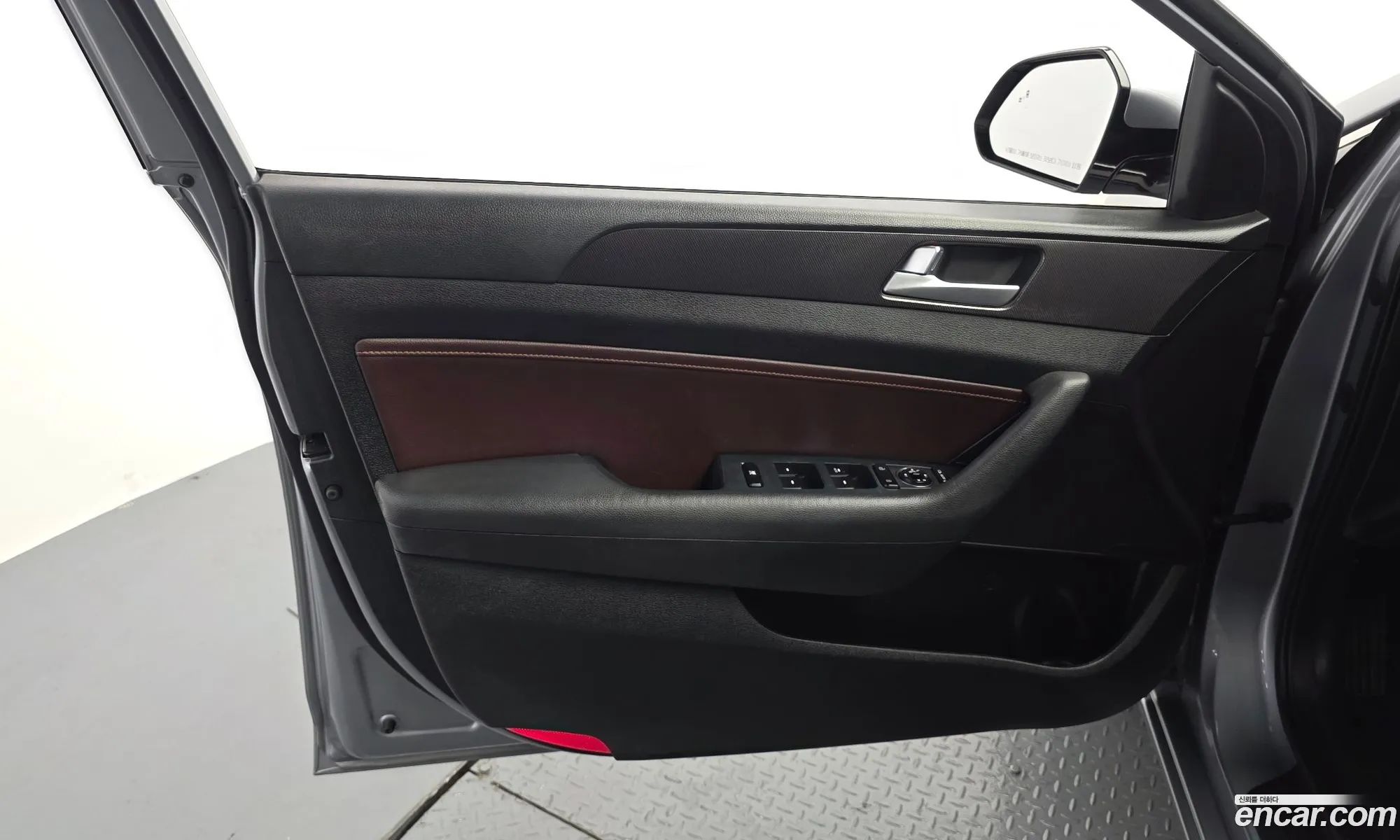 Hyundai LF Sonata 2016 — 19