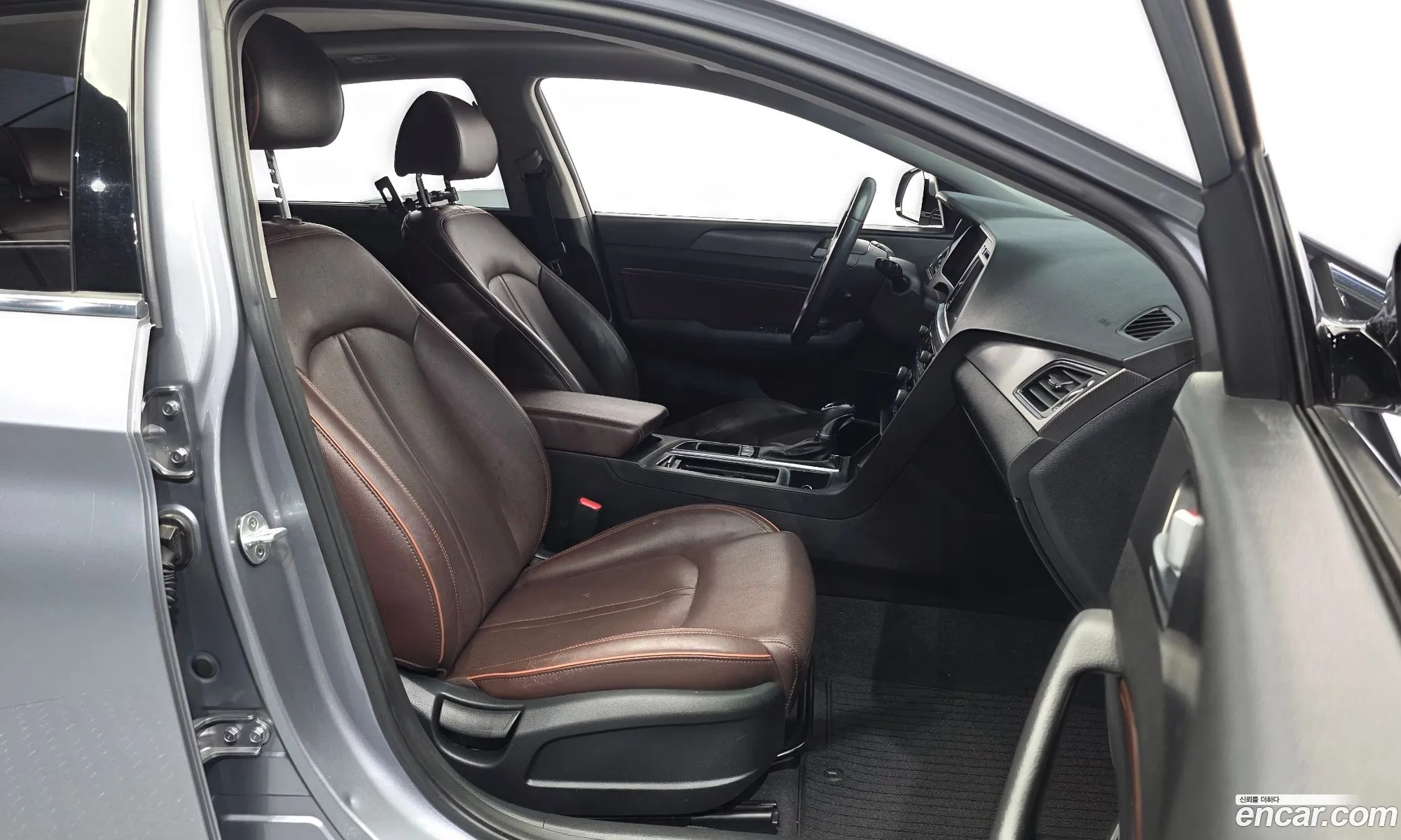 Hyundai LF Sonata 2016 — 15