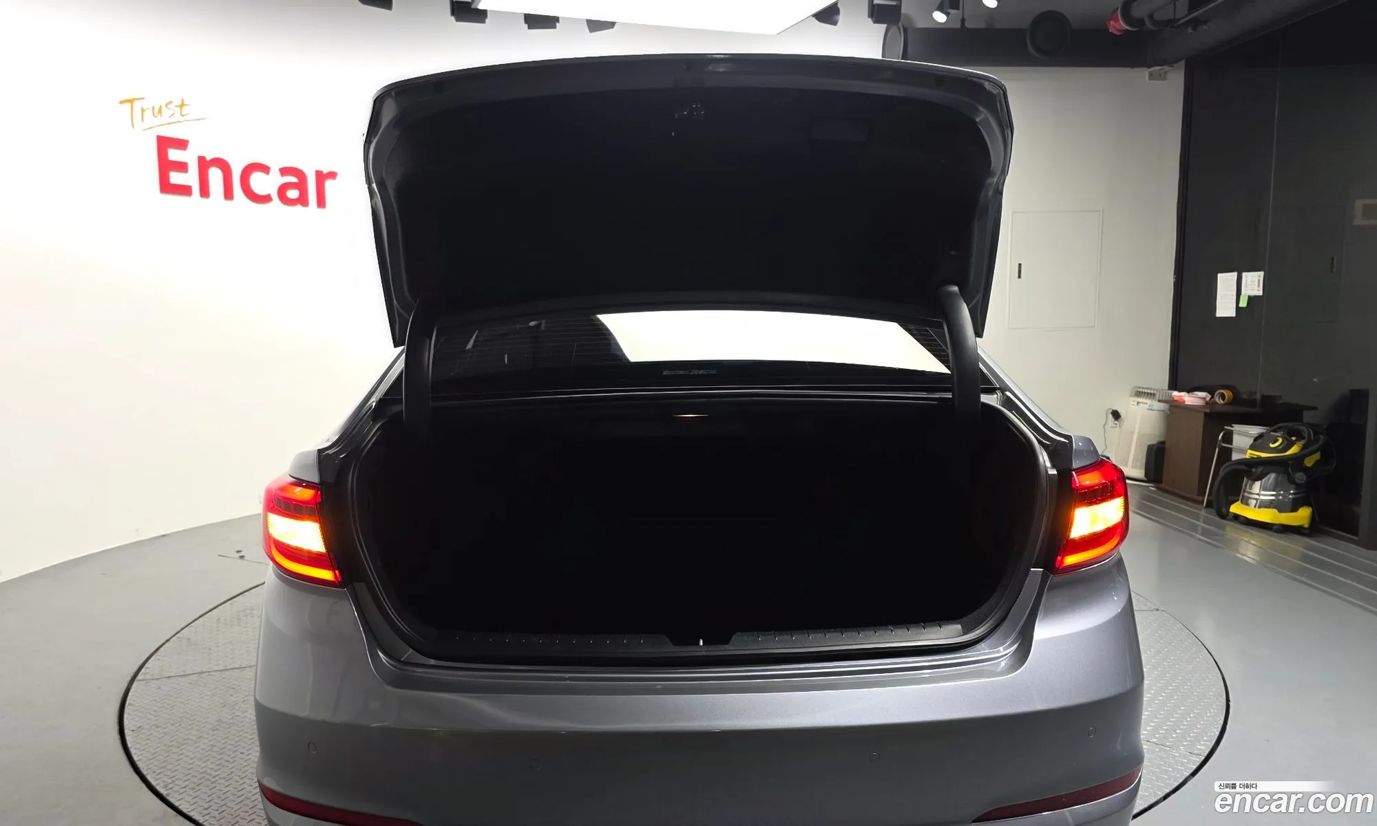Hyundai LF Sonata 2016 — 23