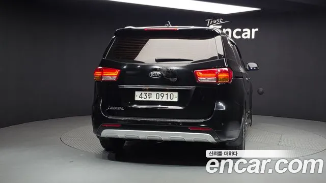 Kia Carnival 2015 — 3