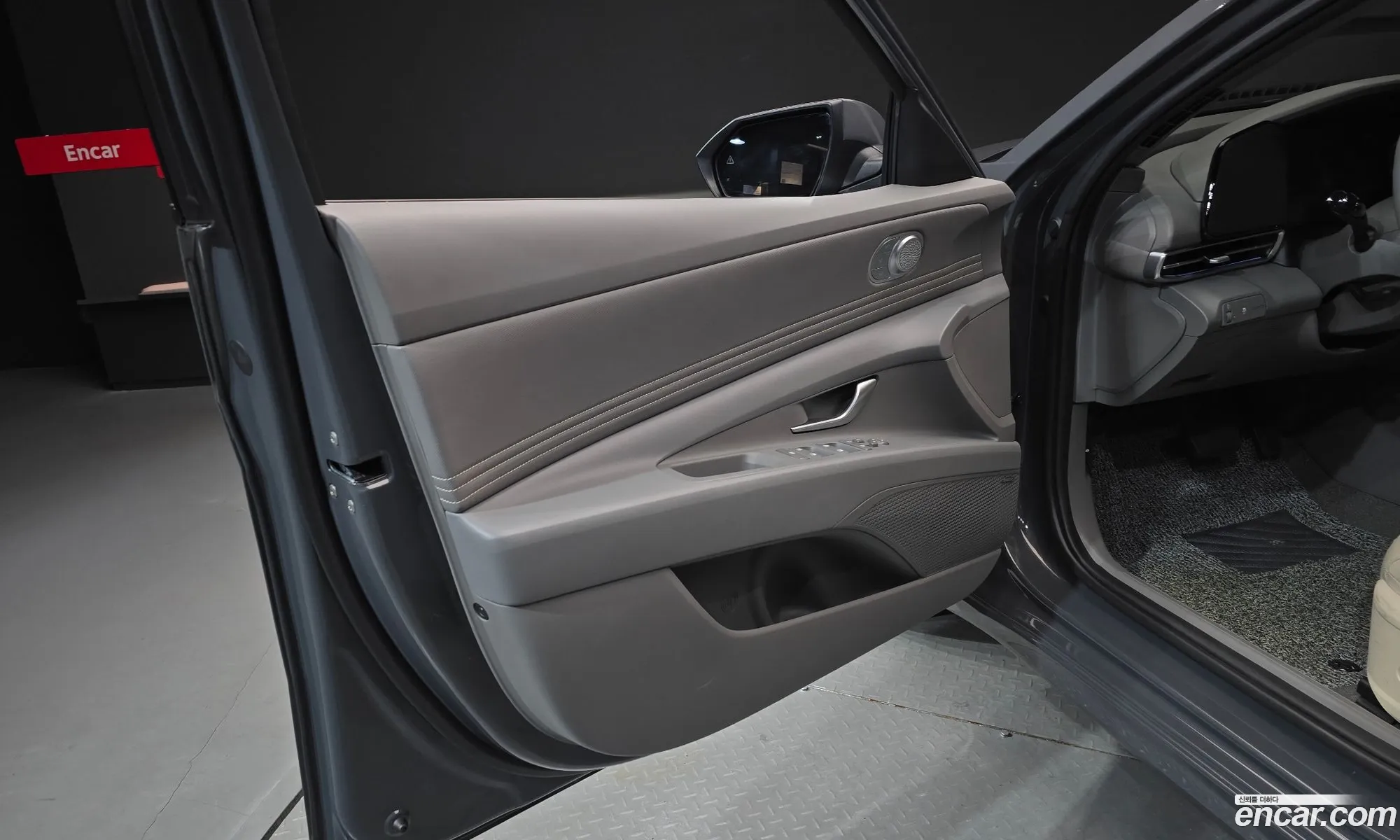 Hyundai Elantra 2025 — 2