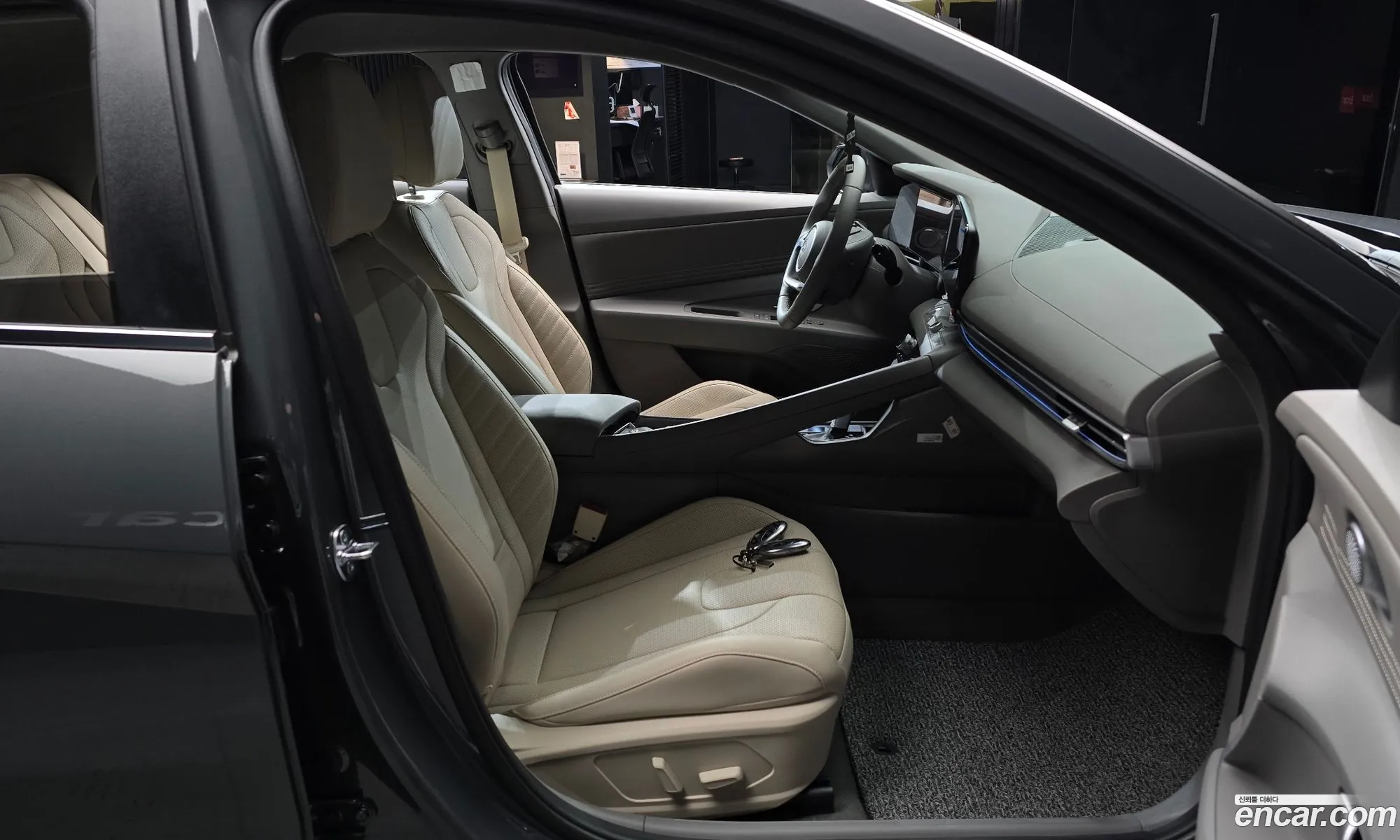 Hyundai Elantra 2025 — 20
