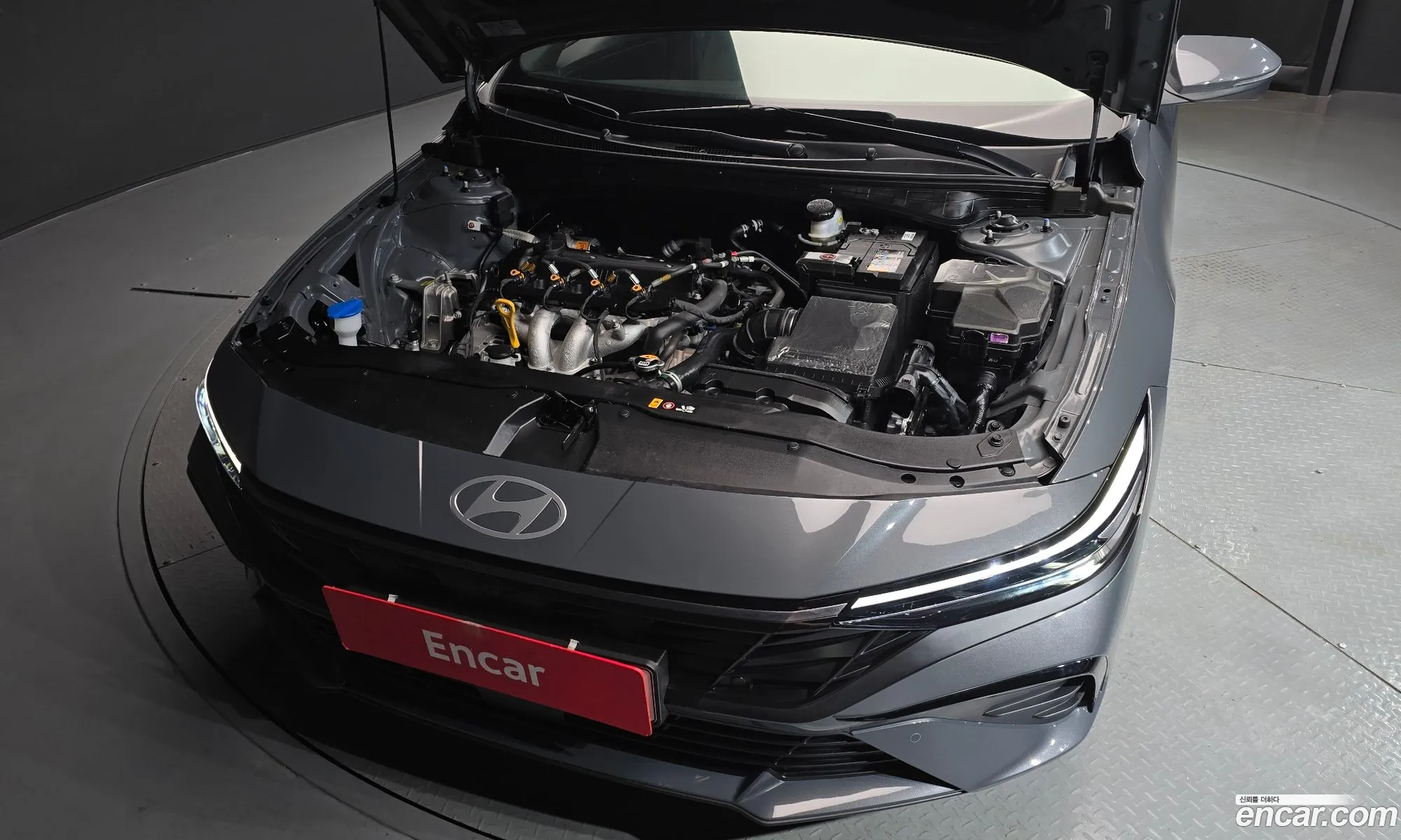 Hyundai Elantra 2025 — 17