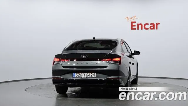 Hyundai Elantra Hybrid 2023 — 3