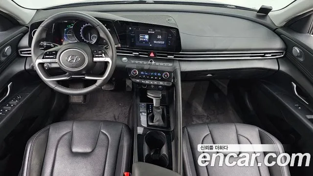 Hyundai Elantra Hybrid 2023 — 4