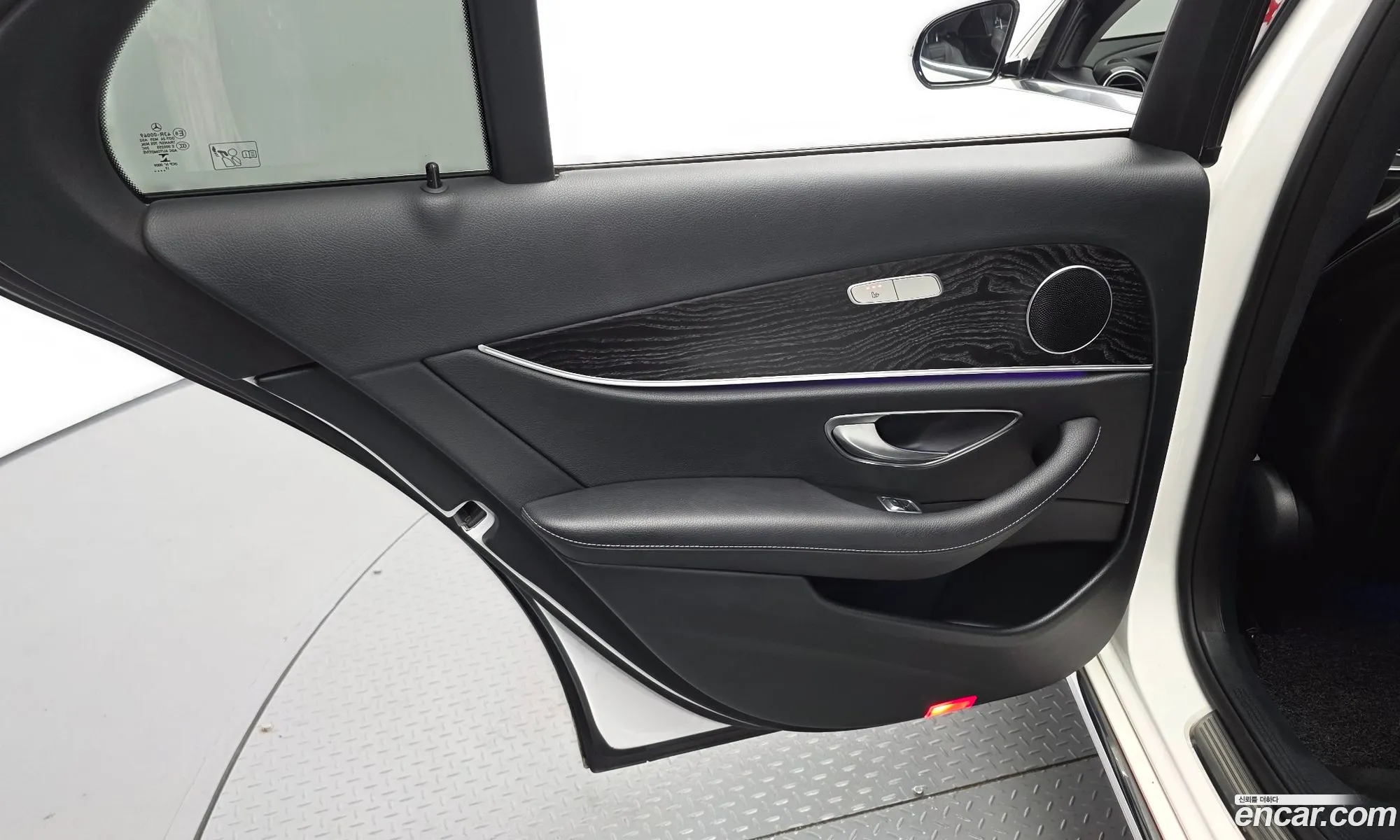 Mercedes-Benz E-Class W213 2018 — 18
