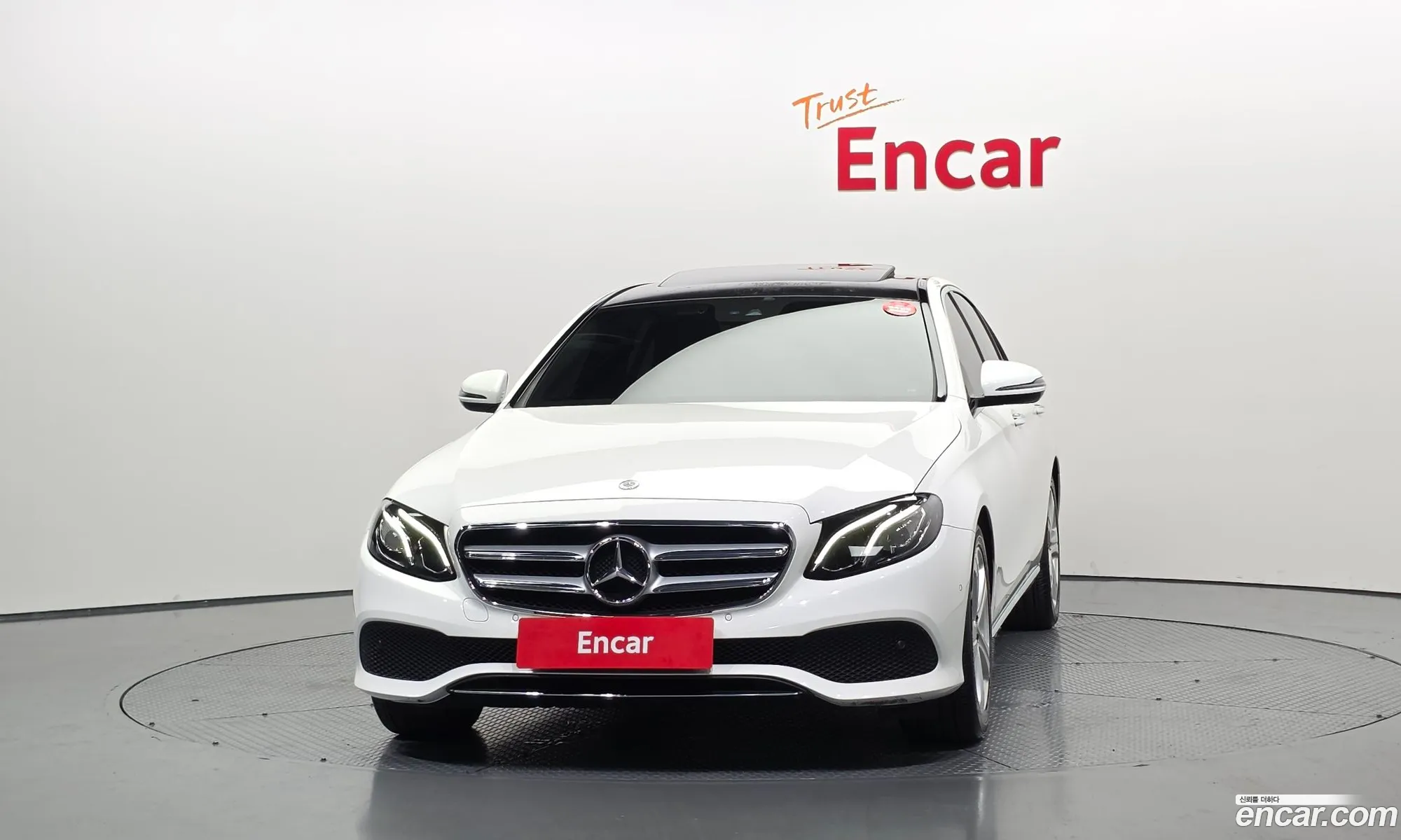 Mercedes-Benz E-Class W213 2018 — 13