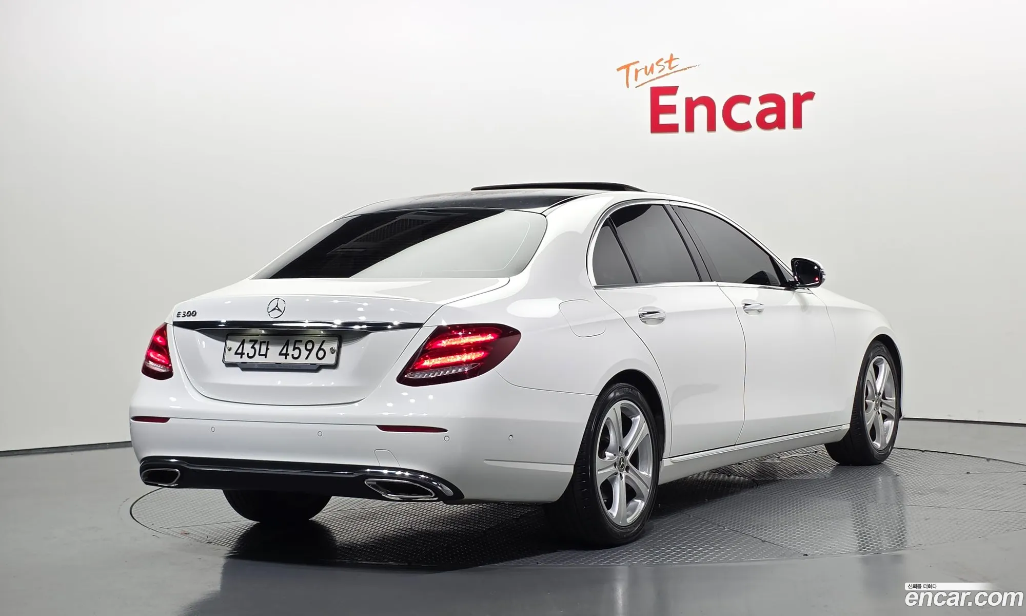 Mercedes-Benz E-Class W213 2018 — 16