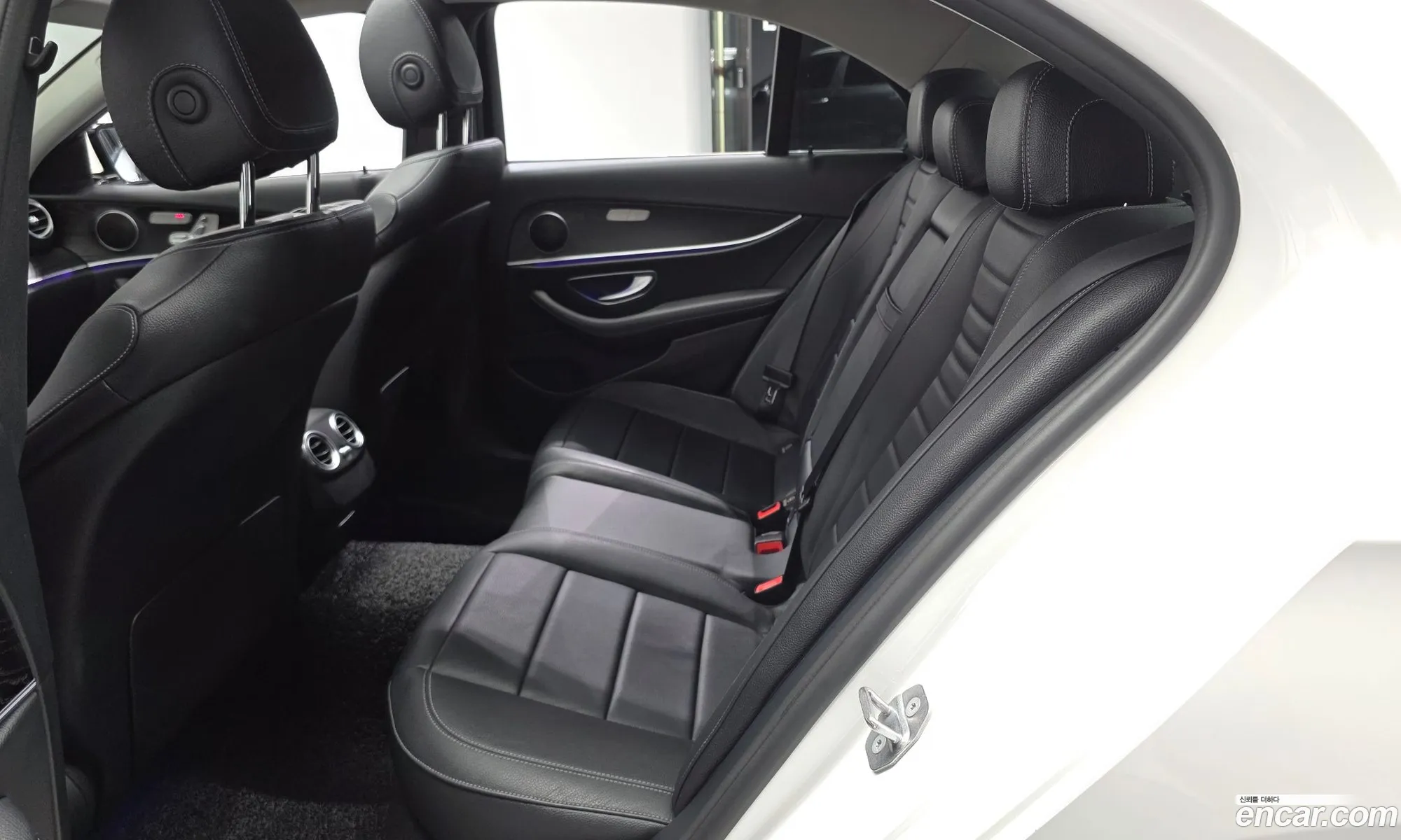 Mercedes-Benz E-Class W213 2018 — 30