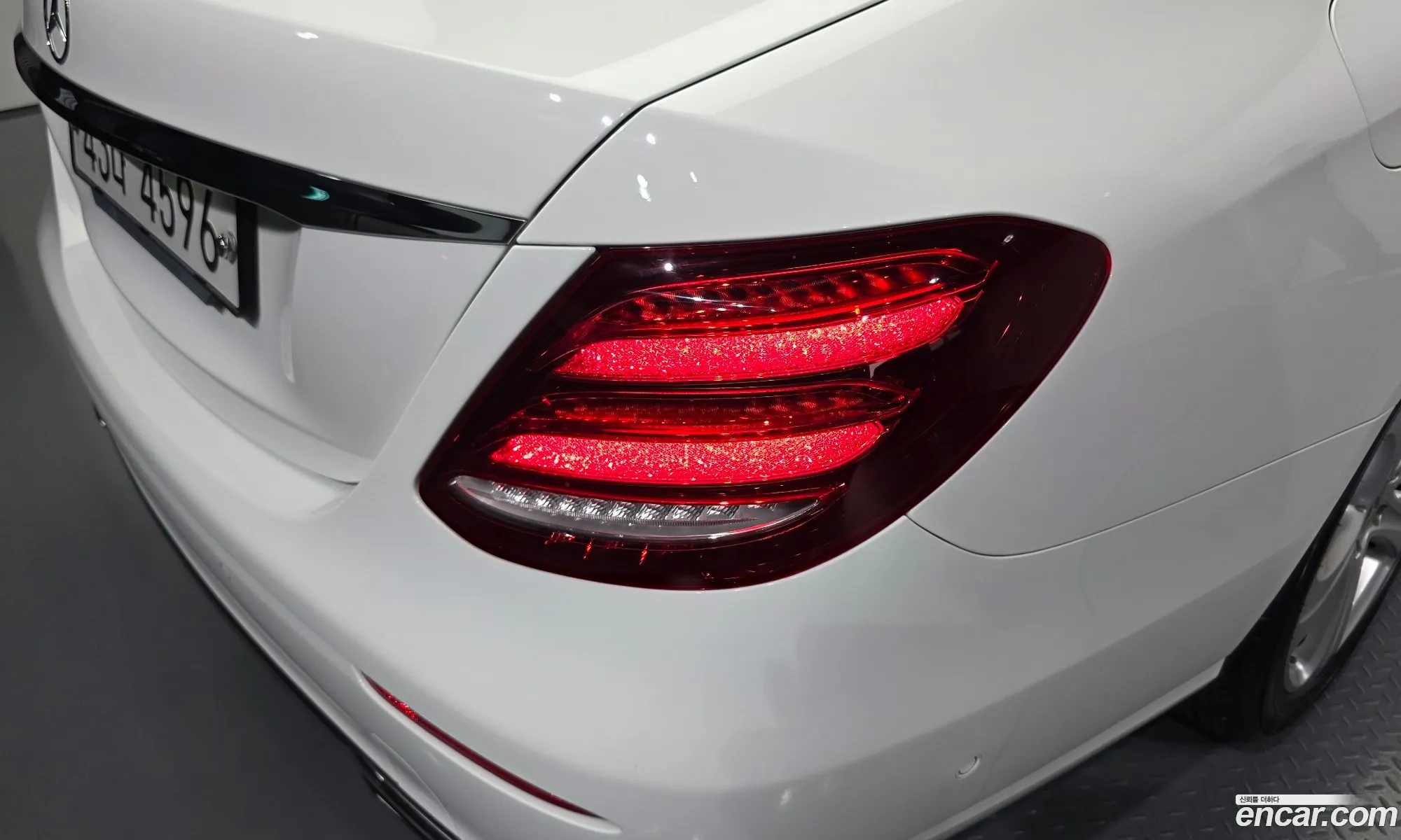 Mercedes-Benz E-Class W213 2018 — 15