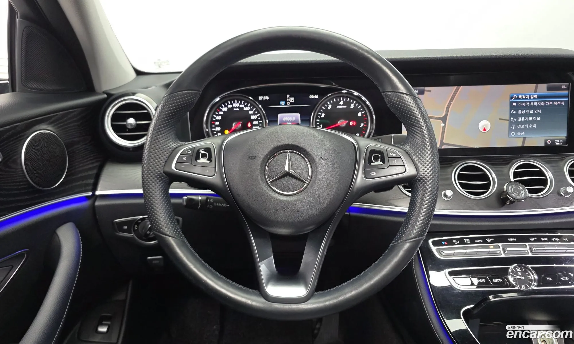 Mercedes-Benz E-Class W213 2018 — 28